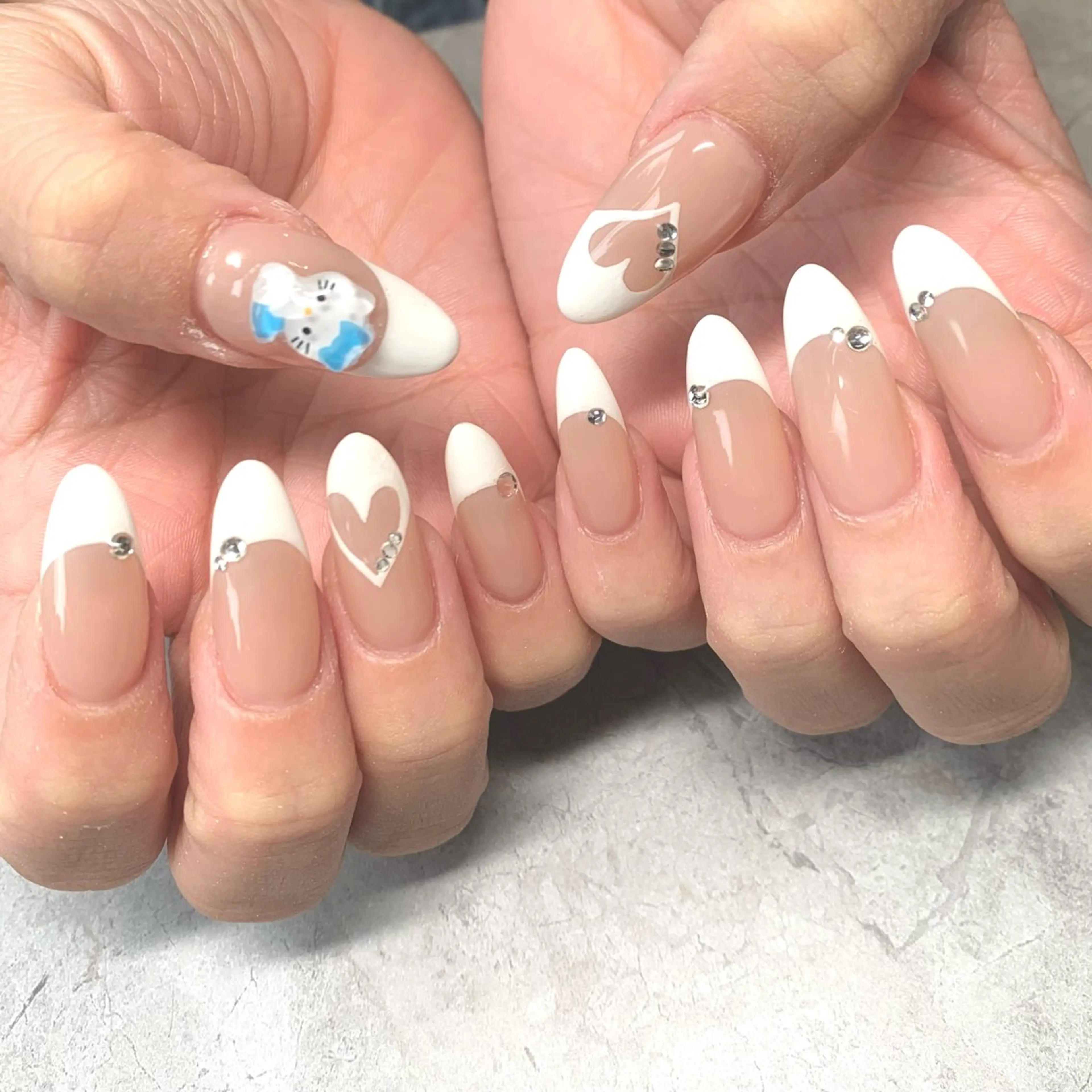 ネイル フレンチネイル ハート キラキラネイル 韓国ネイル ハンドネイル Nail Salon Lillion【リリオン】所属・lillion karenのネイルデザイン