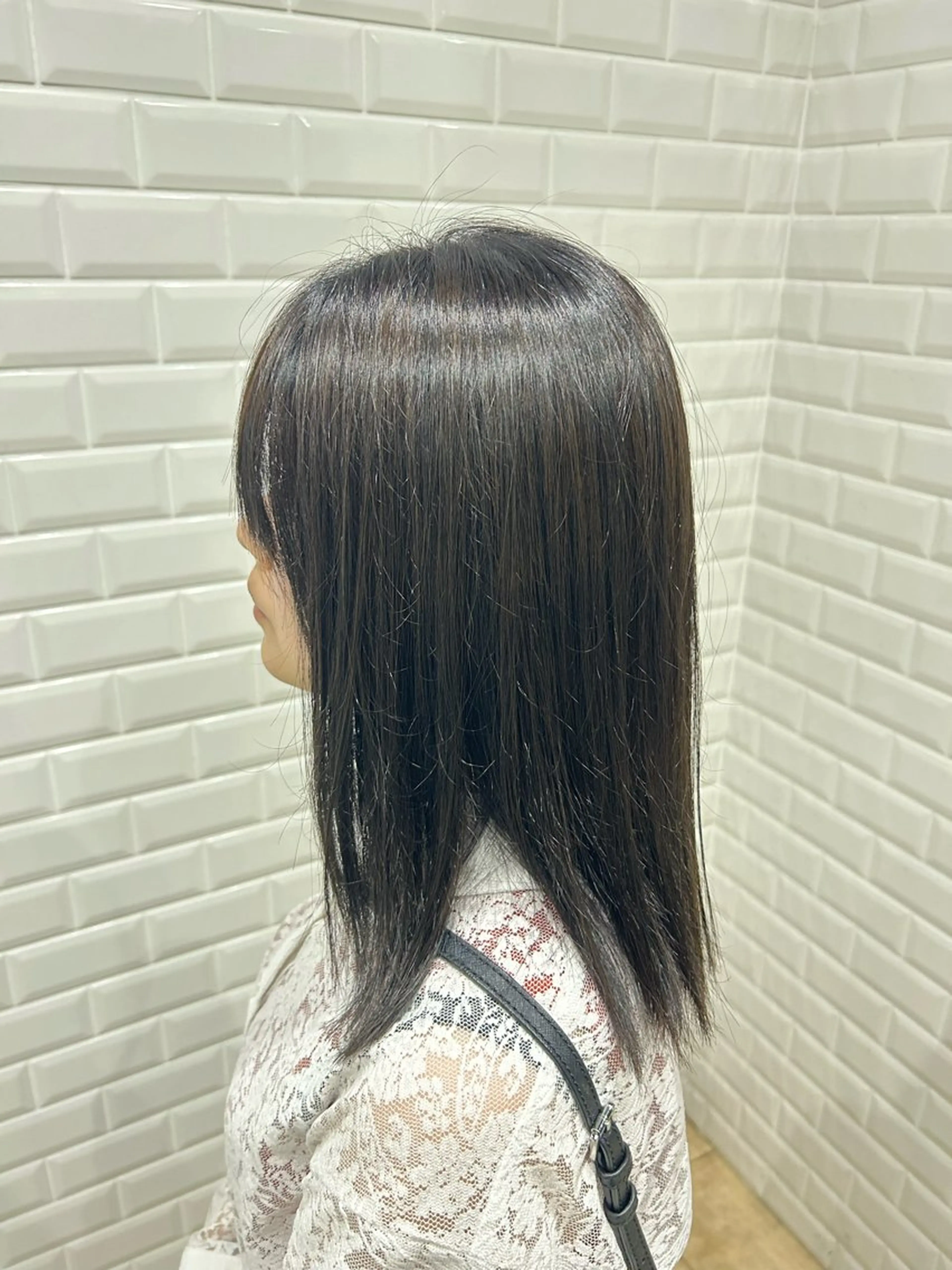 ミディアム カラー 近藤 ちかのヘアスタイル