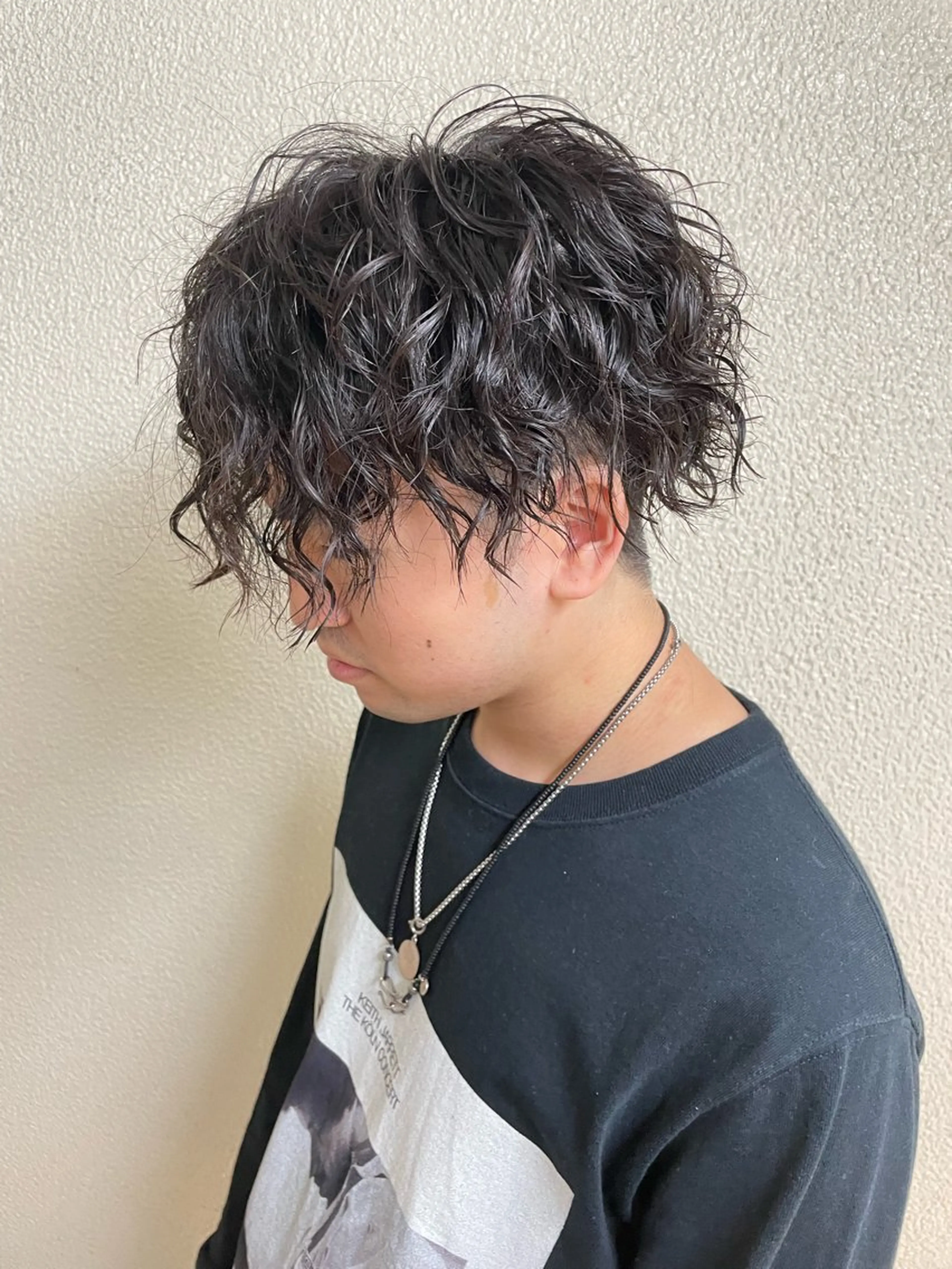 ミディアム パーマ メンズ 辻堂メンズ特化 メンズパーマ鈴木優哉のヘアスタイル