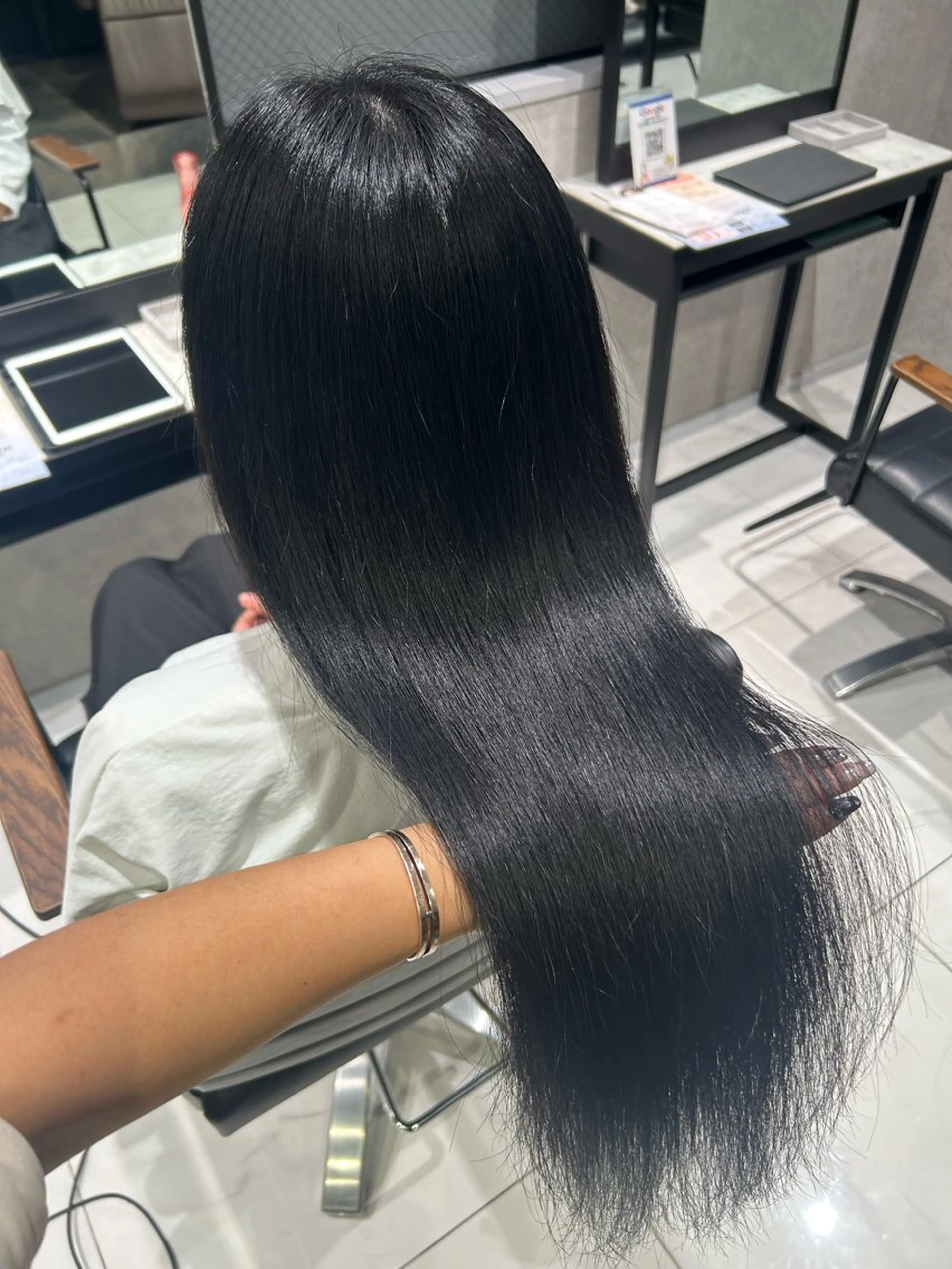 カラー カット ヘアカラー トリートメント 透明感カラー🩵 束感まつげ🪼海月のマツエク・マツパデザイン