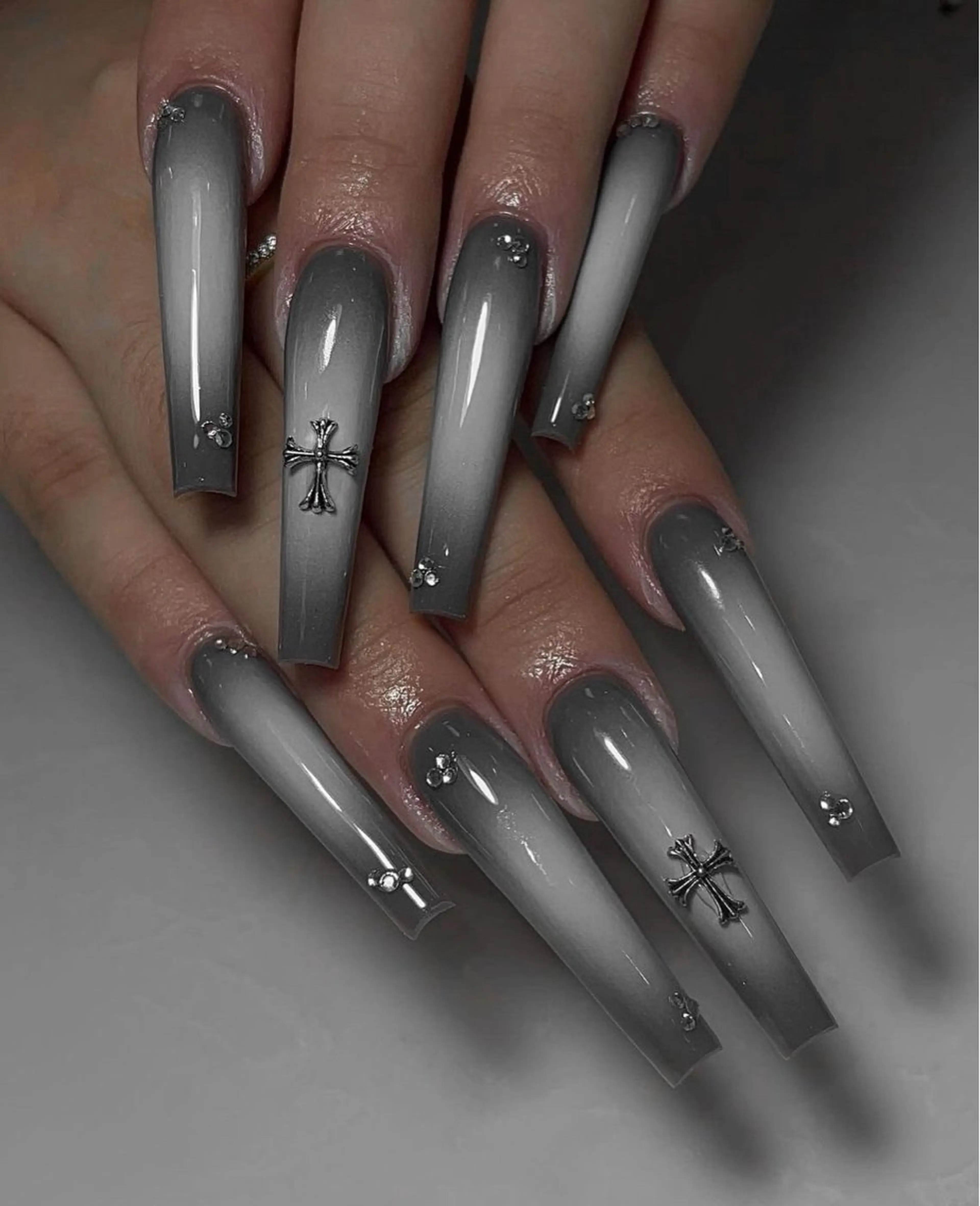 ネイル フレンチネイル ジェルネイル キラキラネイル 韓国ネイル マグネットネイル Julli nail studio所属・Julli NailStudioのネイルデザイン