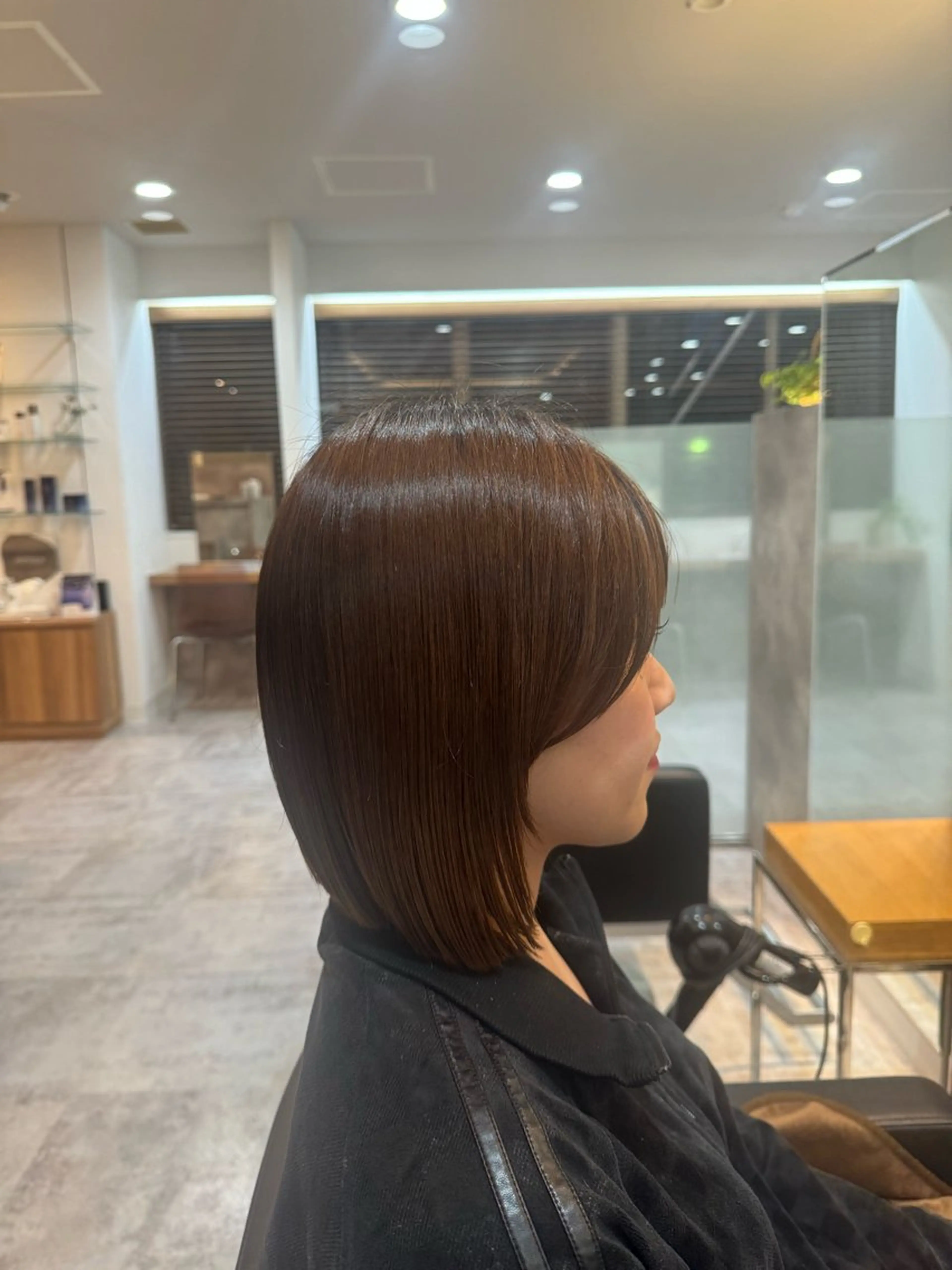 ミディアム ボブ 顔周りカット カット 北川 栞菜のヘアスタイル