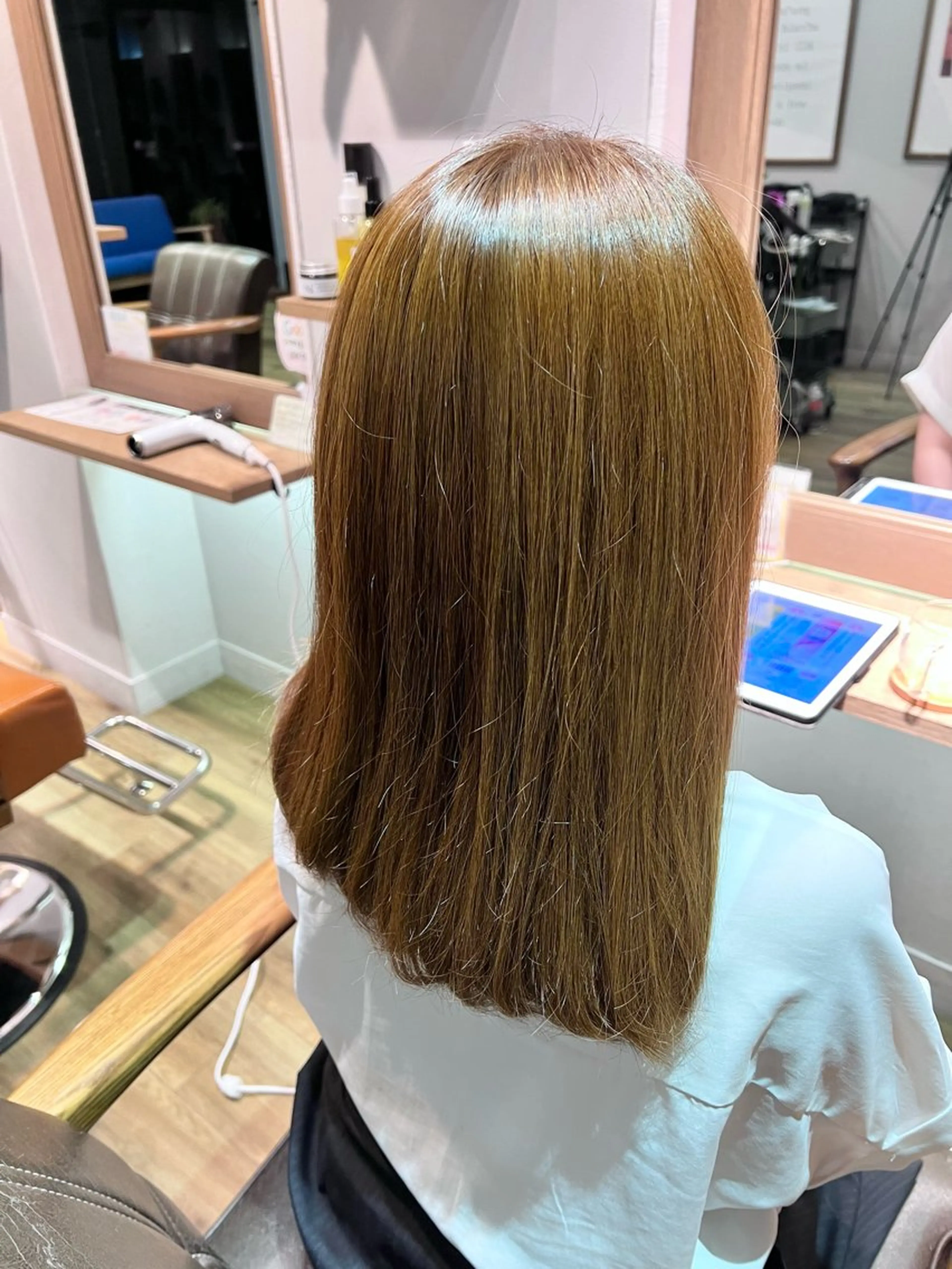 ロング カラー ベージュカラー ヘアカラー トリートメント ツキダテ ユイのヘアスタイル