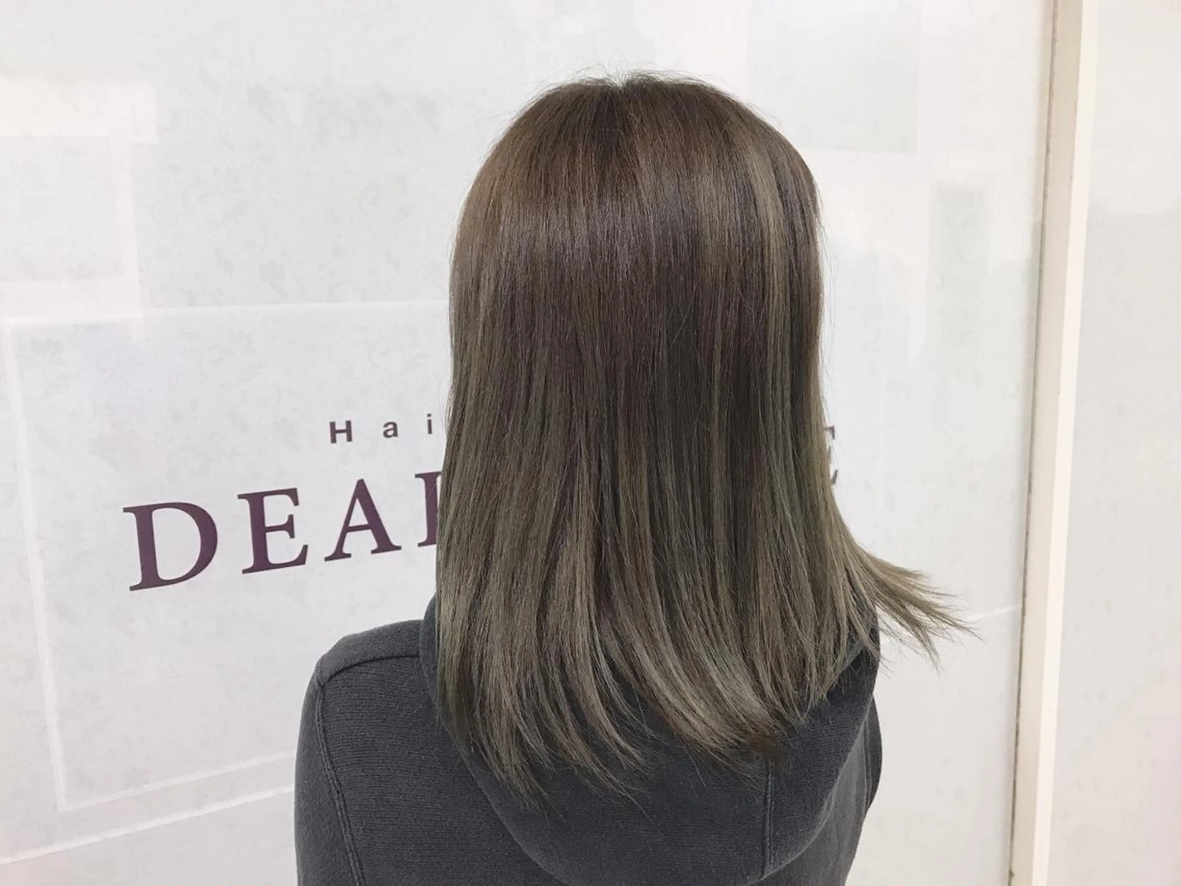 ミディアム カラー 透明感カラー グラデーションカラー グレージュ 中嶋 ナカジマのヘアスタイル