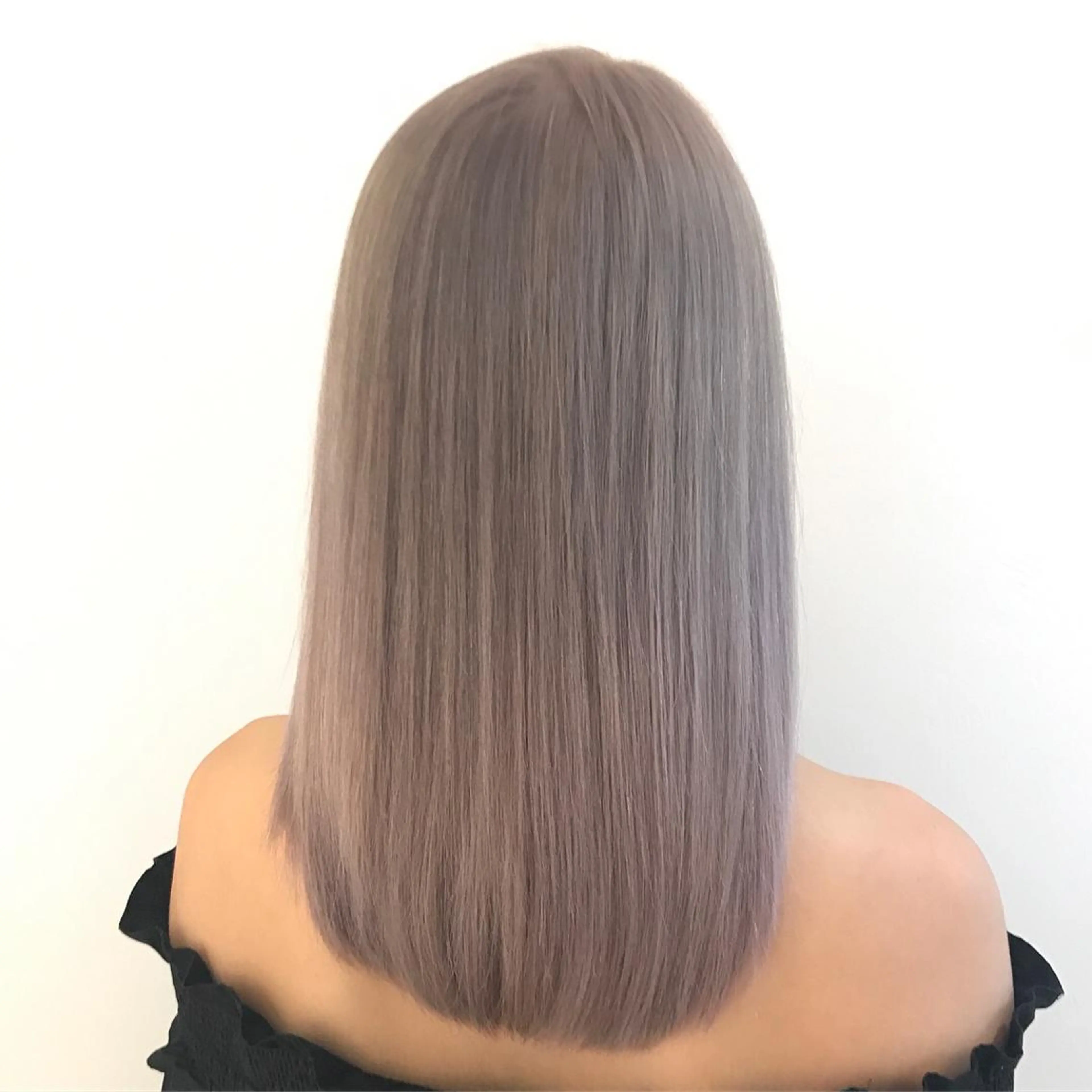 セミロング カット ヘアカラー トリートメント GO TODAYシェアサロン原宿Leap店所属・髪質改善 レイヤー Naoyaのヘアスタイル