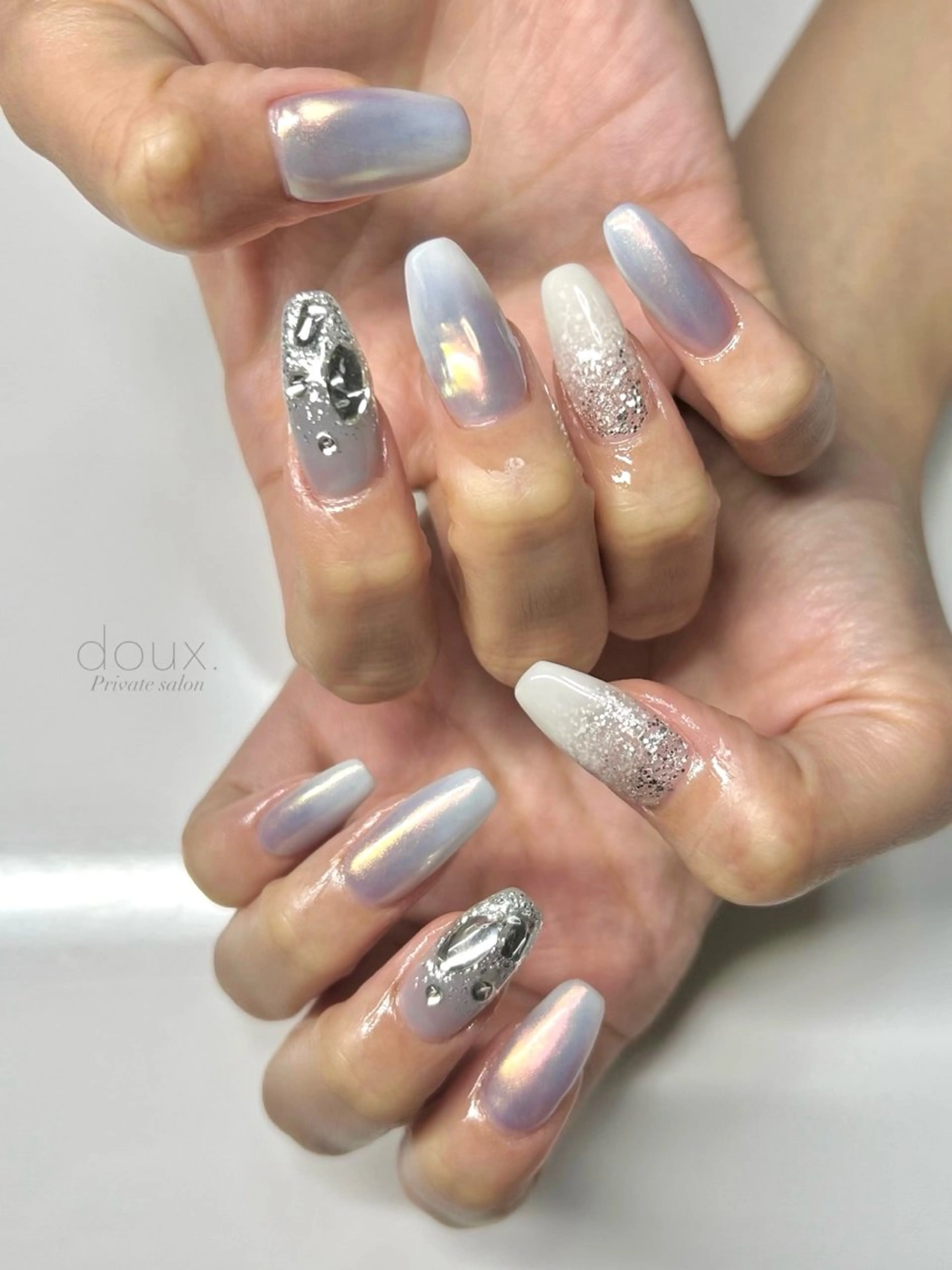 ネイル オーロラネイル グラデーション 韓国ネイル ニュアンスネイル 夏ネイル ハンドネイル doux. nailのネイルデザイン