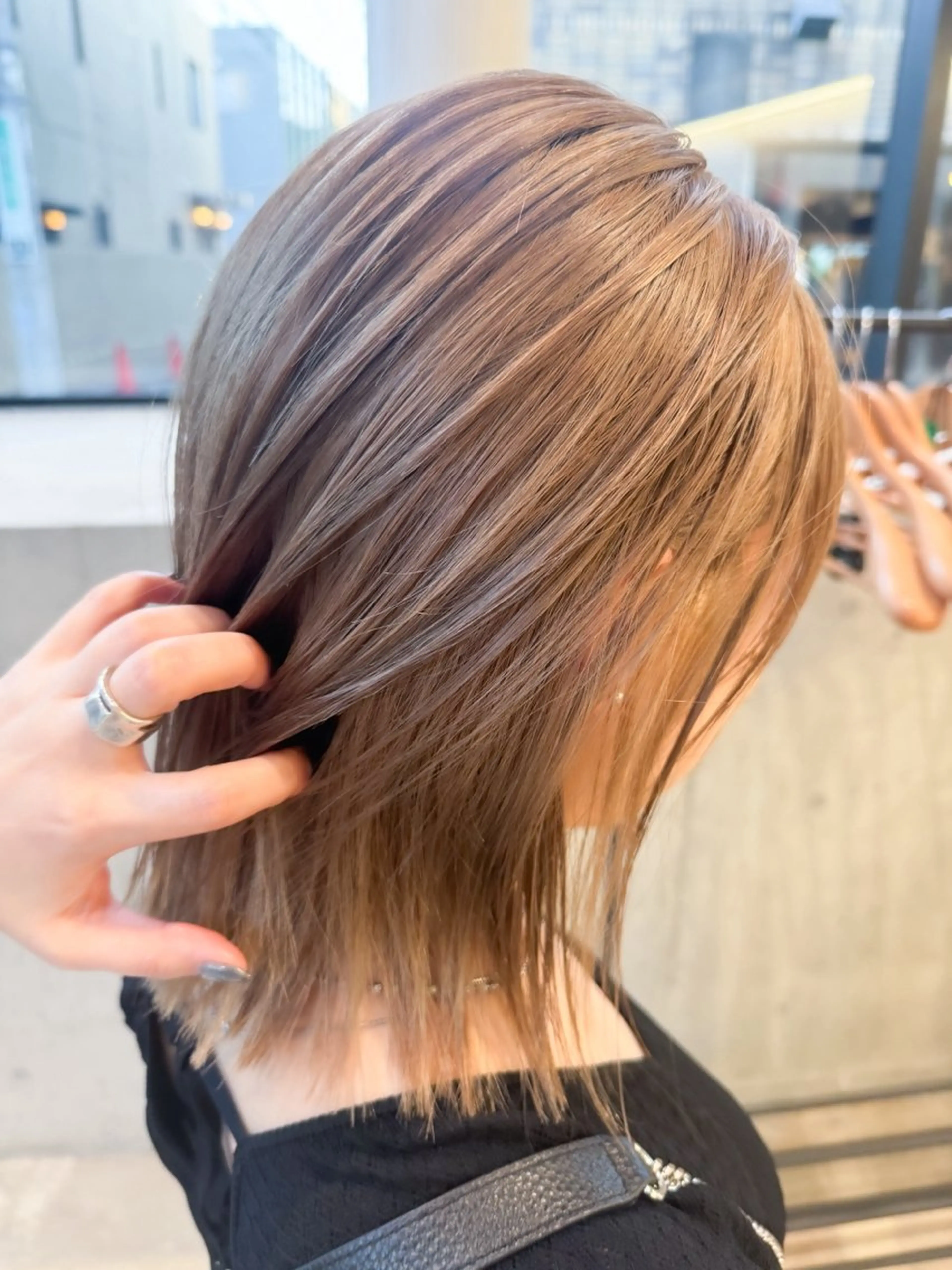 ショート カラー ヘアアレンジ ミニボブ/ブリーチ 🌈MISATOのヘアスタイル