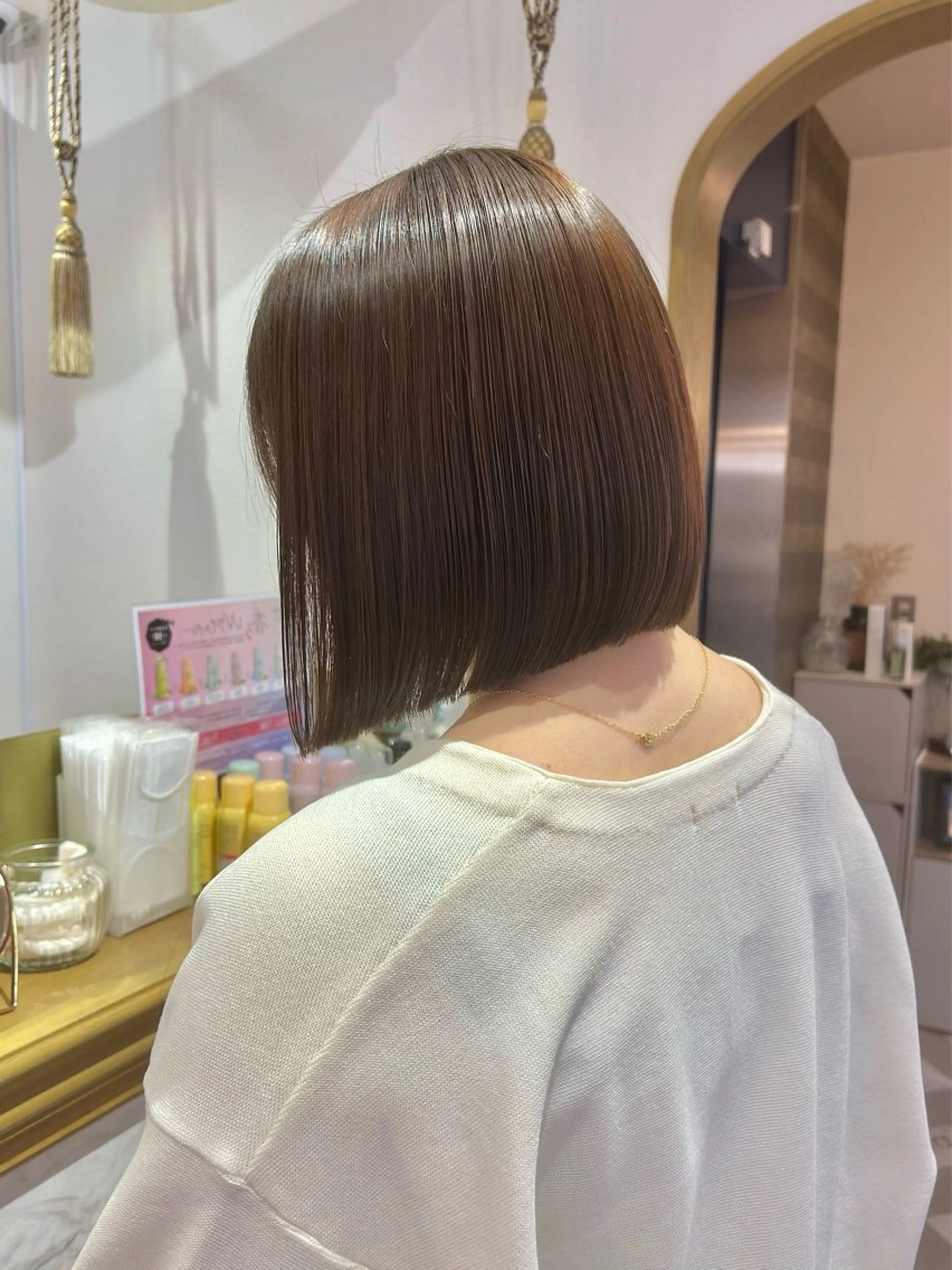ミディアム カラー ヘアアレンジ ワンレンボブ ブリーチ ケアブリーチ ダブルカラー ハイトーンカラー 髪質改善【縮毛矯正】 美髪ボブを量産する人のヘアスタイル
