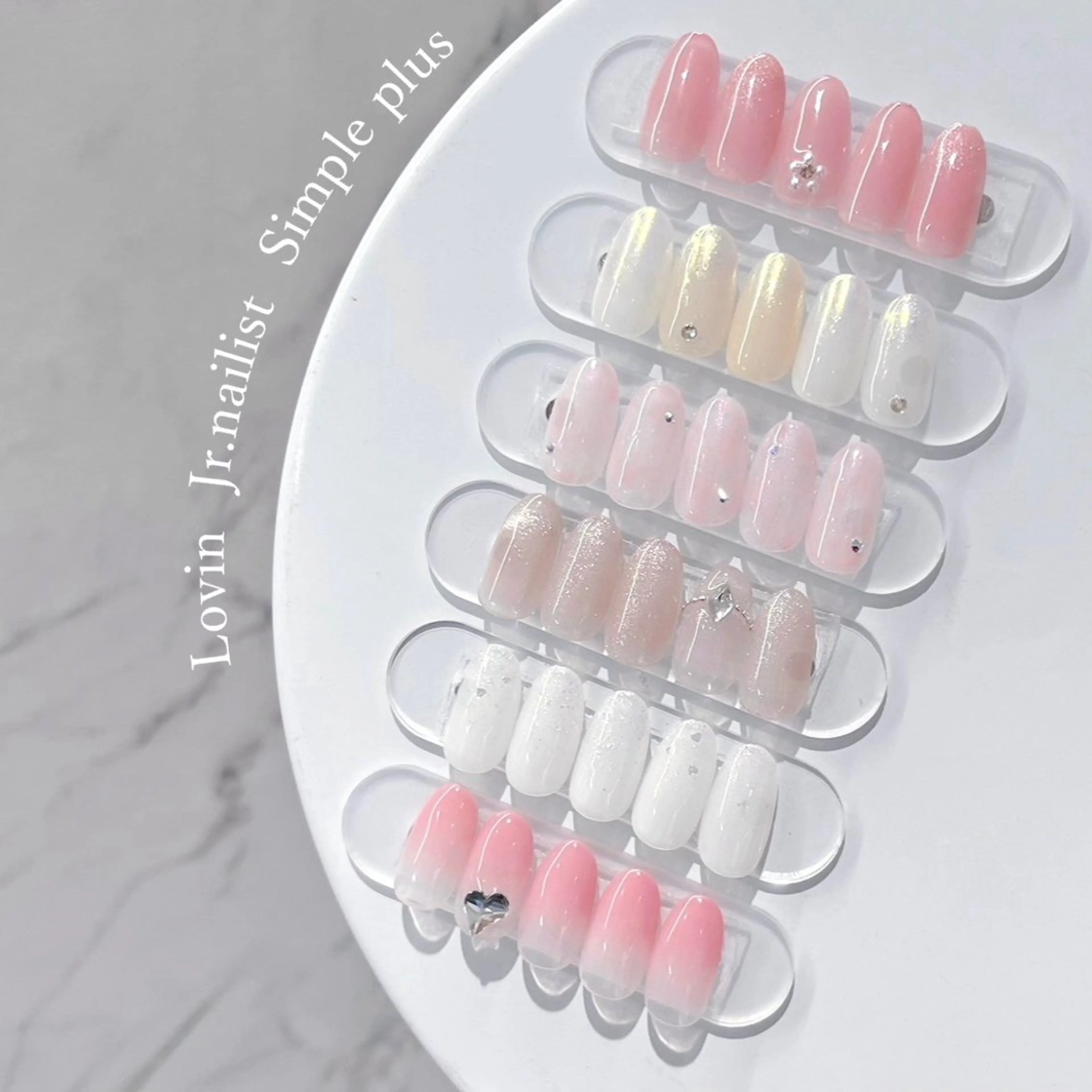 ネイル ジェルネイル オフィスネイル パラジェル シンプルネイル パラジェルプレミアムサロン nail care &spa Lovin［ラヴィン］所属・Azegami Minaのネイルデザイン