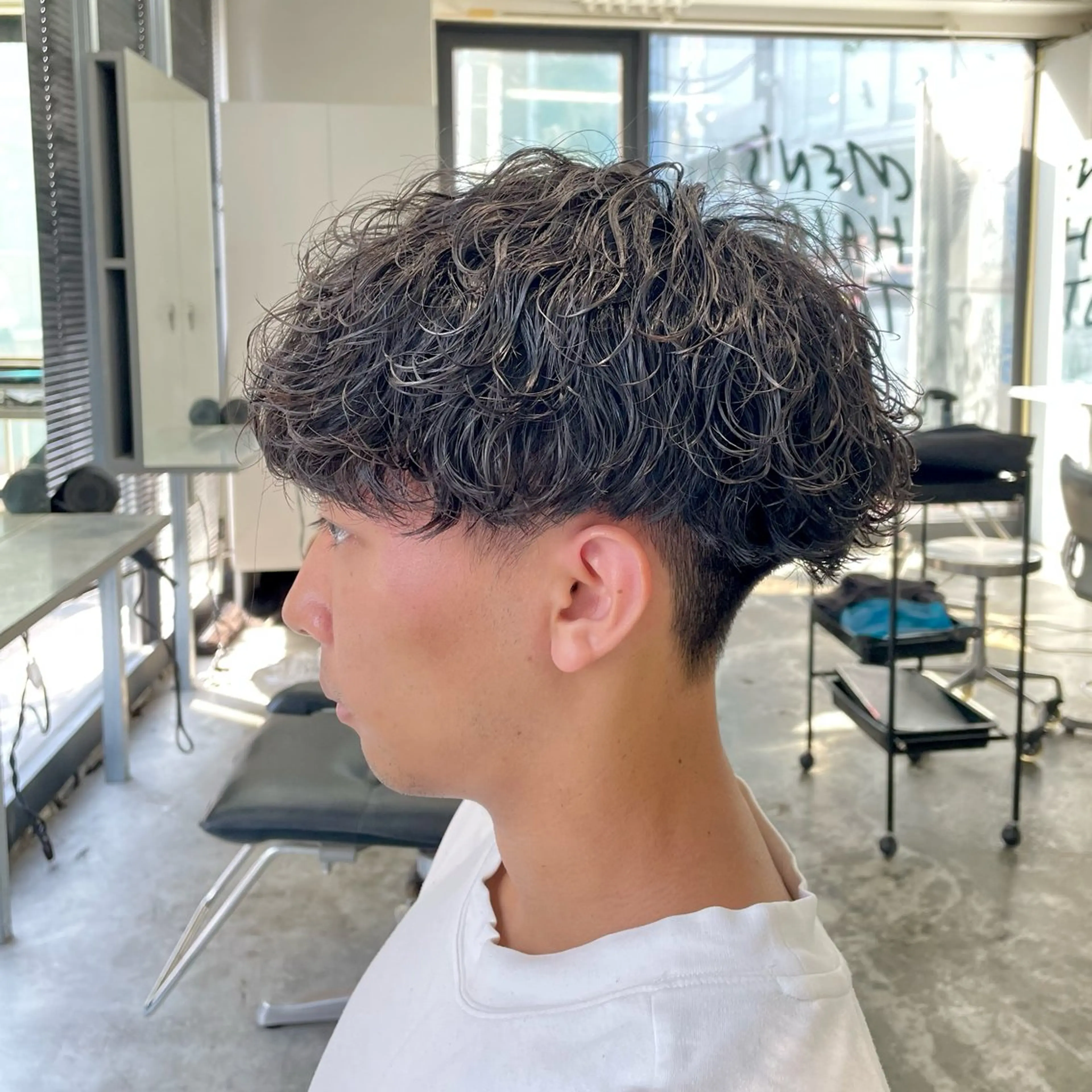 ショート パーマ メンズ メンズパーマ 波巻きパーマ カット パーマ メンズ特化美容師/ 藤戸 椋のヘアスタイル