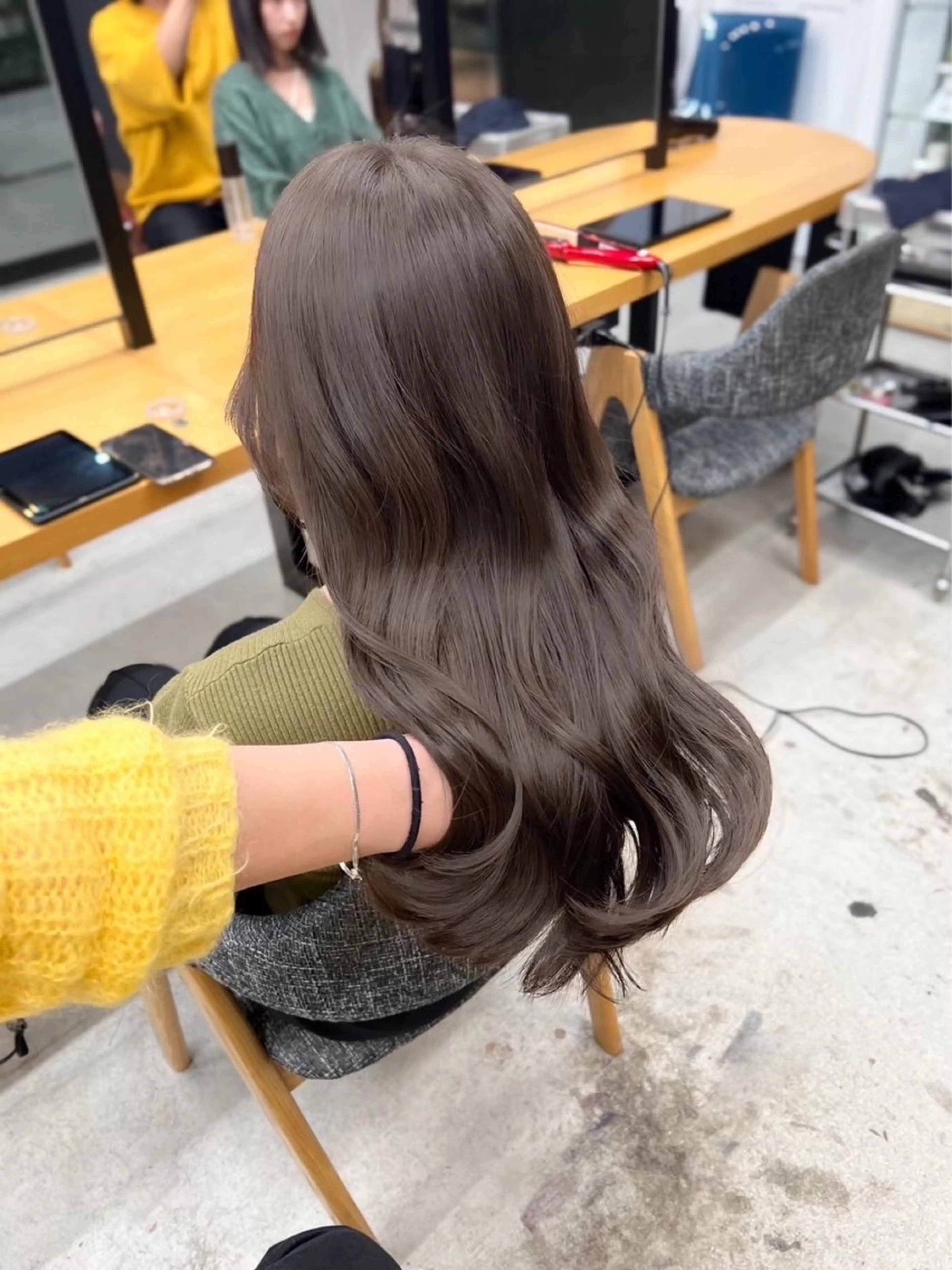 ミディアム カラー カット ヘアカラー トリートメント レイヤー/ベージュ カラー/ヒヨリ/渋谷のヘアスタイル
