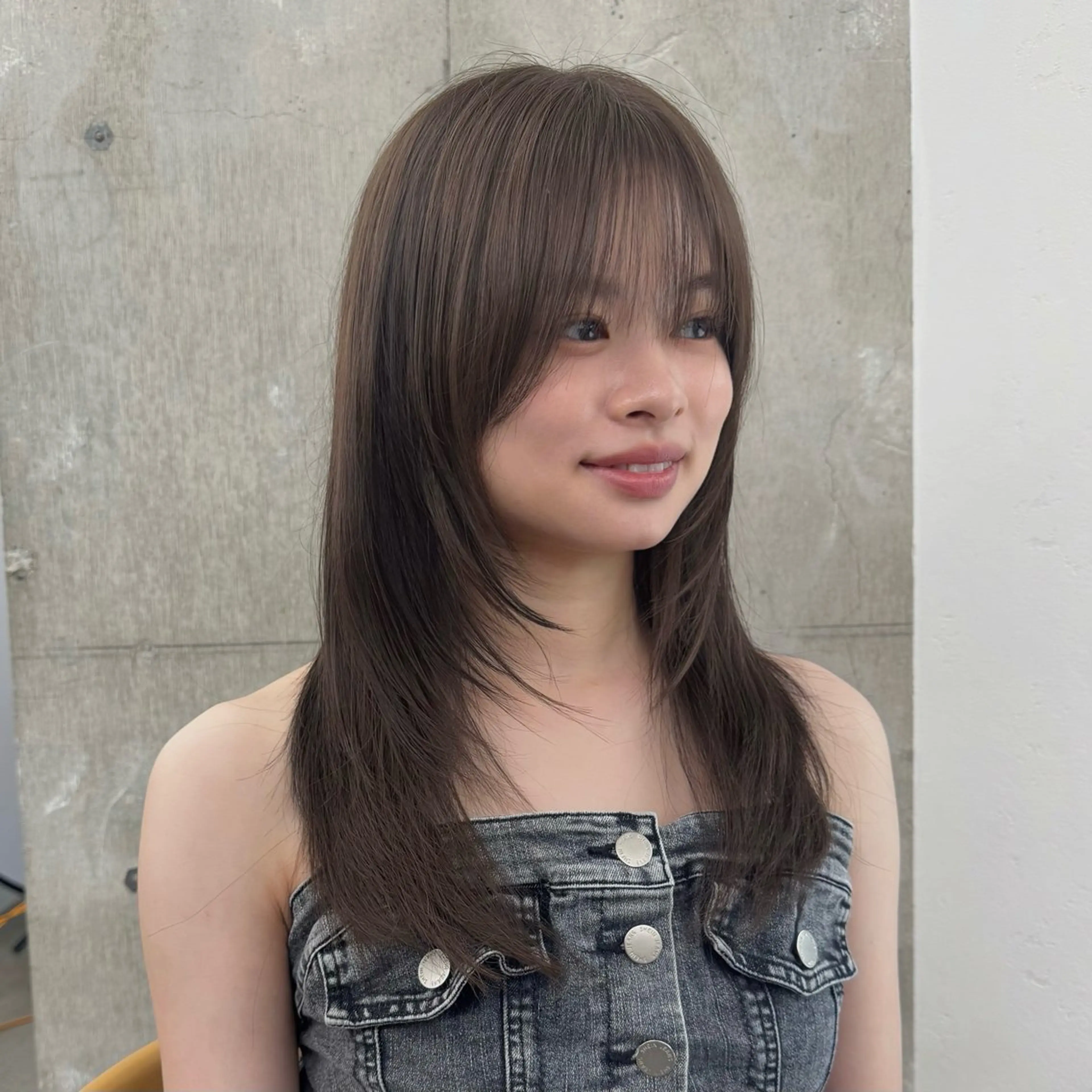 ミディアム カラー 顔周りカット レイヤーカット 似合わせ/レイヤー/ 透明感/みっきーのヘアスタイル