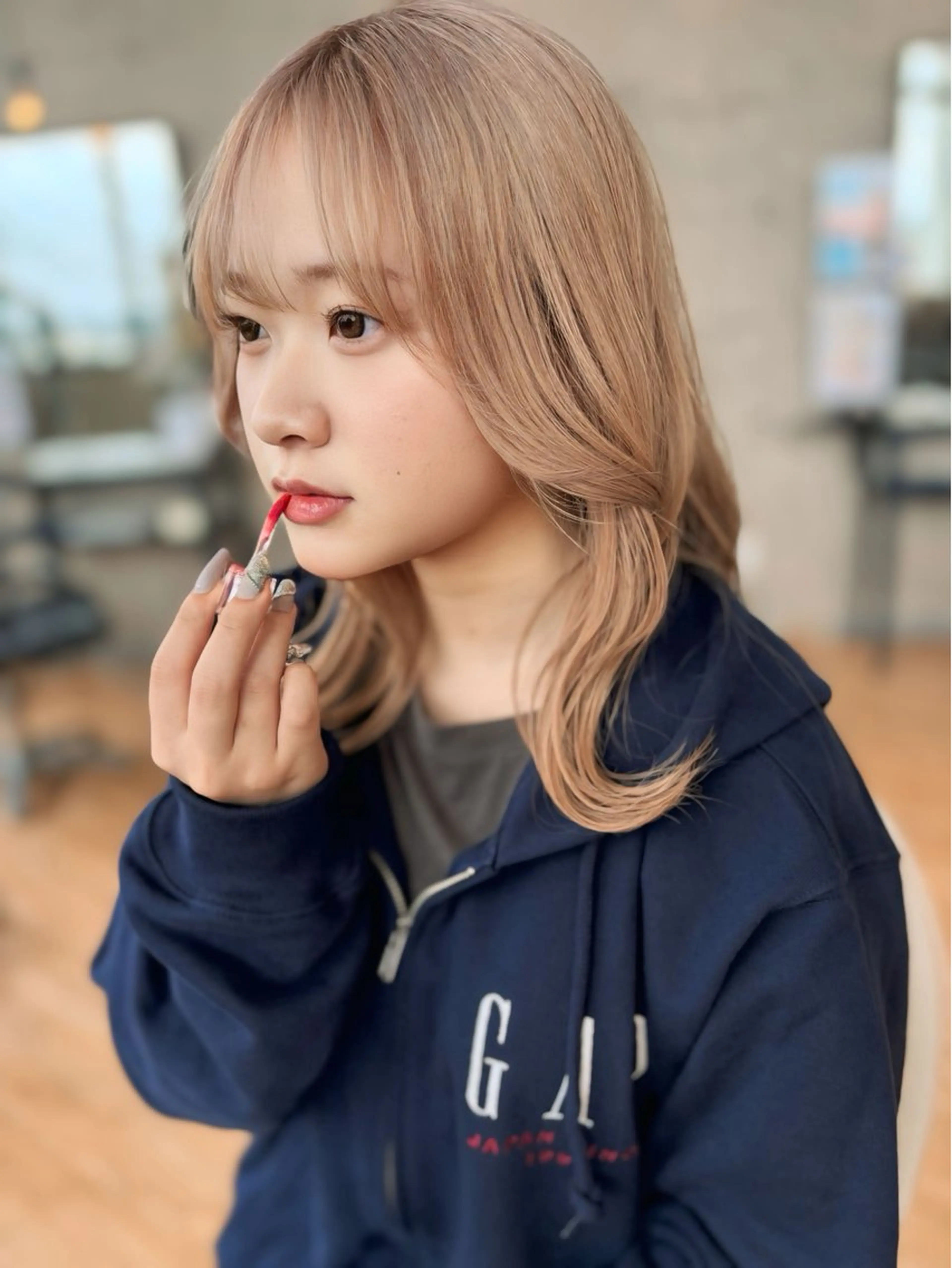 ミディアム カラー ヘアカラー トリートメント LIFE 本店所属・ハイトーン×韓国 レイヤー/ 小林達哉のヘアスタイル