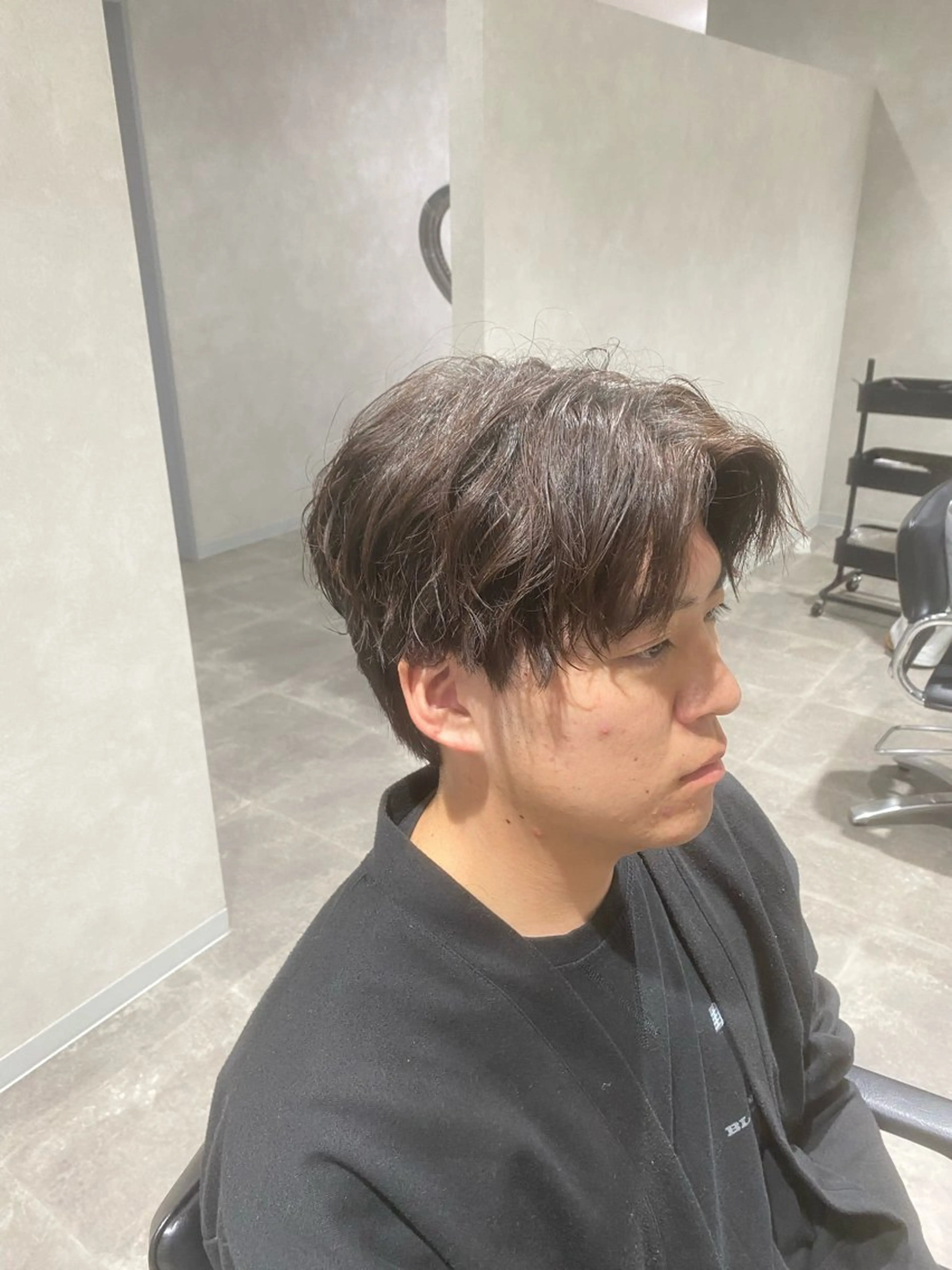 【メンズ限定‼️】髪も眉もかっこよく!カット+パーマ+眉カット無料クーポン💫の写真
