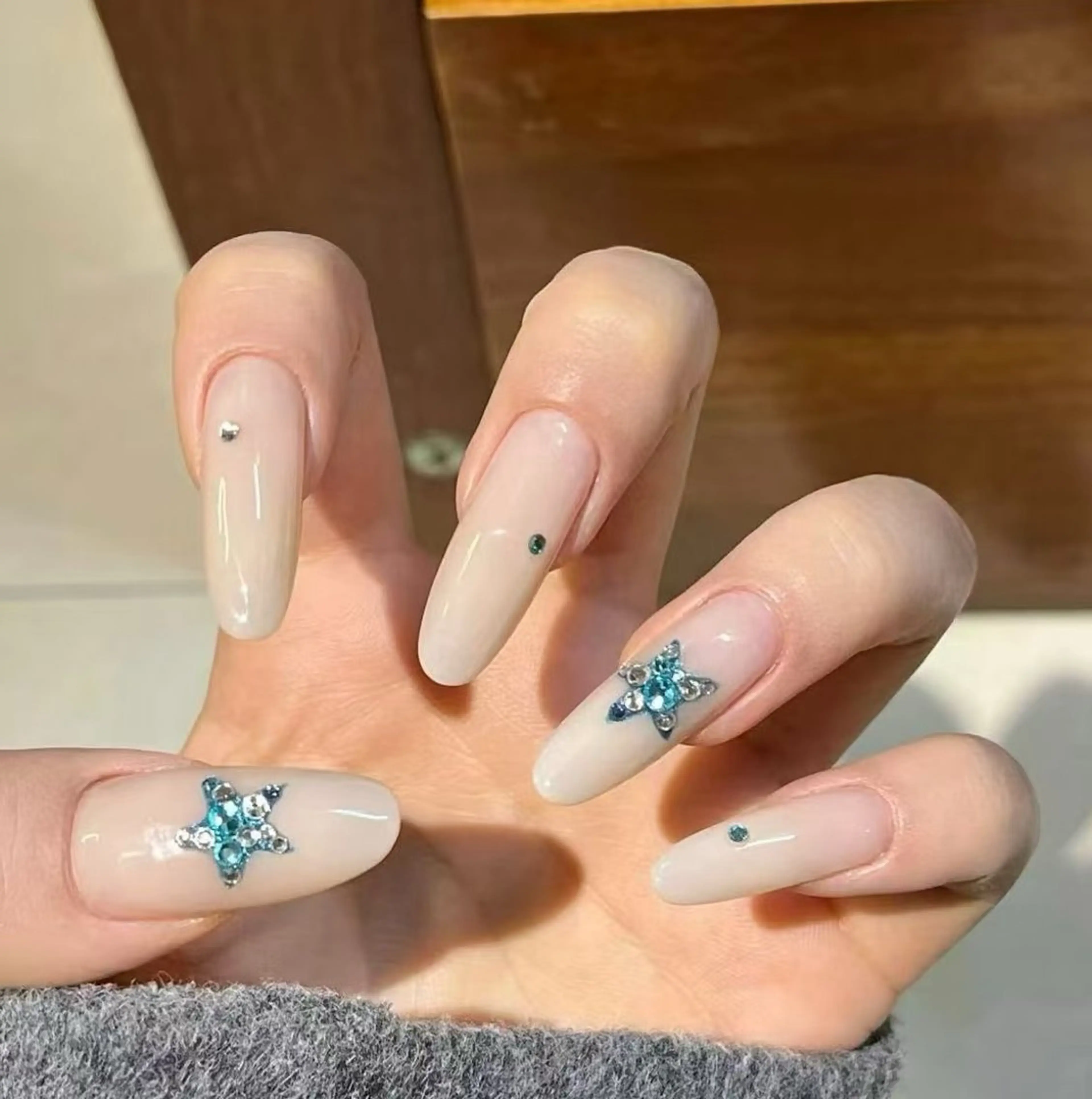 ネイル オーロラネイル フラワーネイル フットネイル フレンチネイル ジェルネイル BabyYouMi nailのネイルデザイン