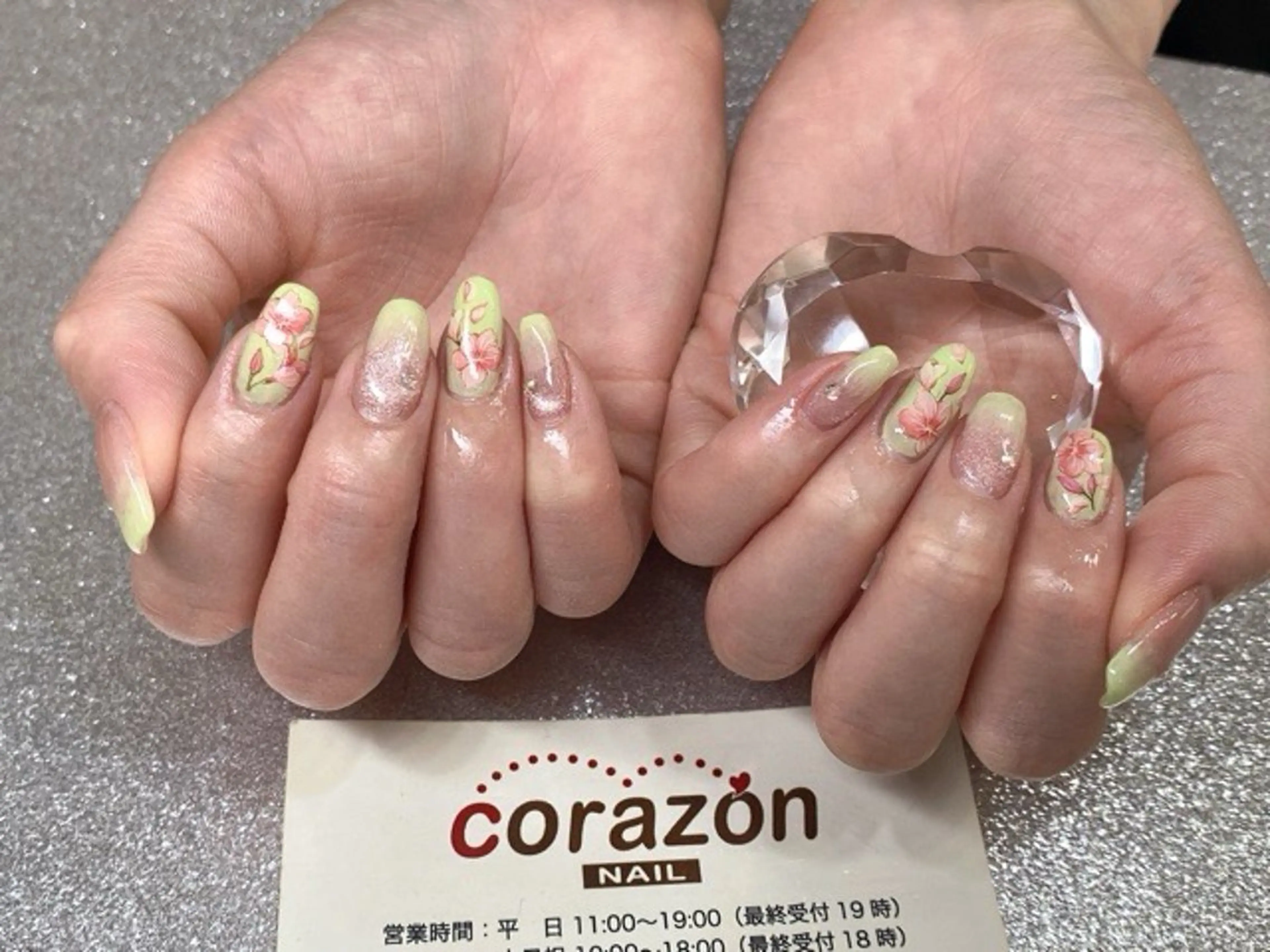 ネイル 桜ネイル グリーン マグネットネイル ピンク corazon所属・ネイリスト aicoのネイルデザイン