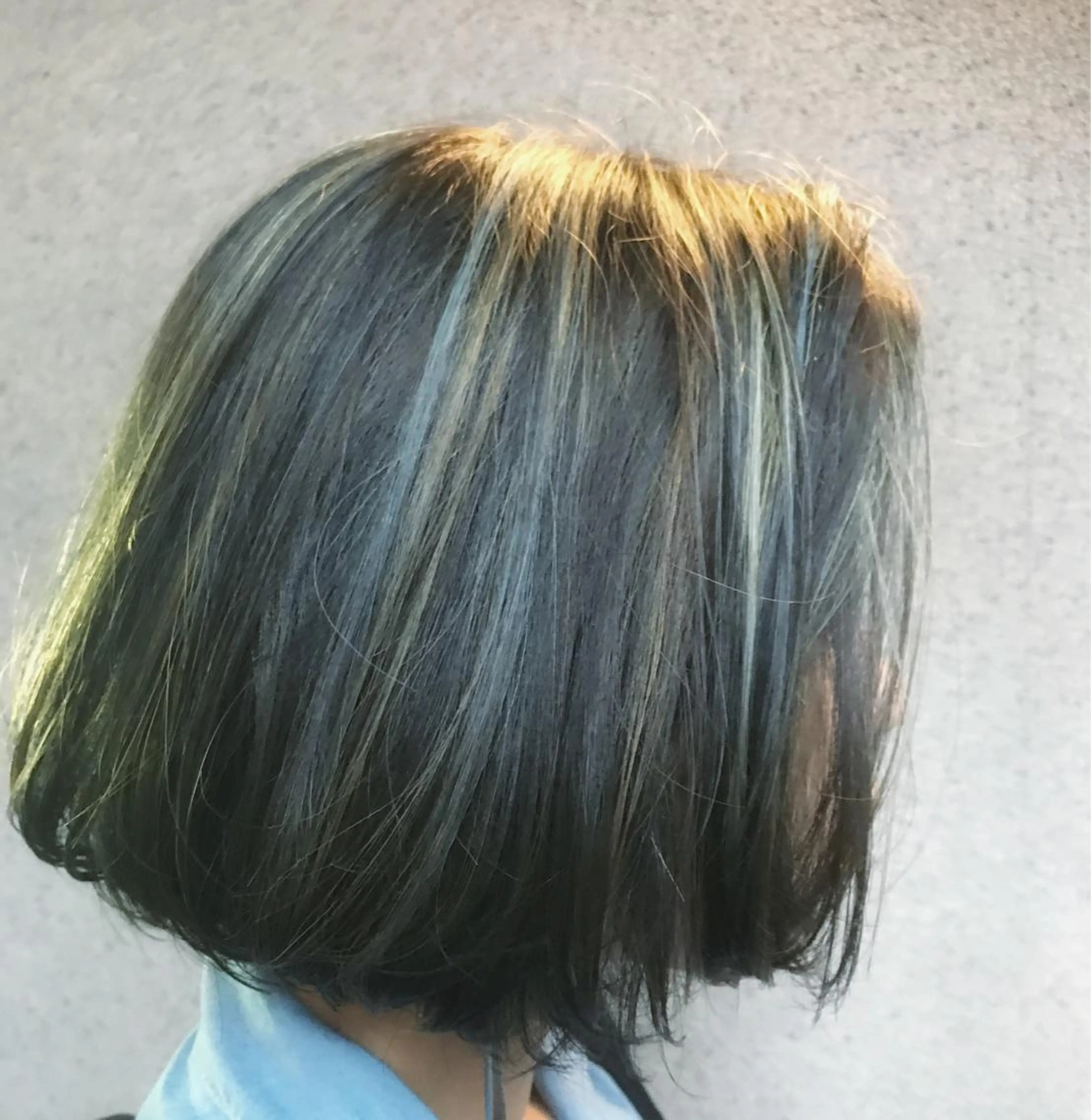 ショート ハイライト vato マンツーマンサロンのヘアスタイル