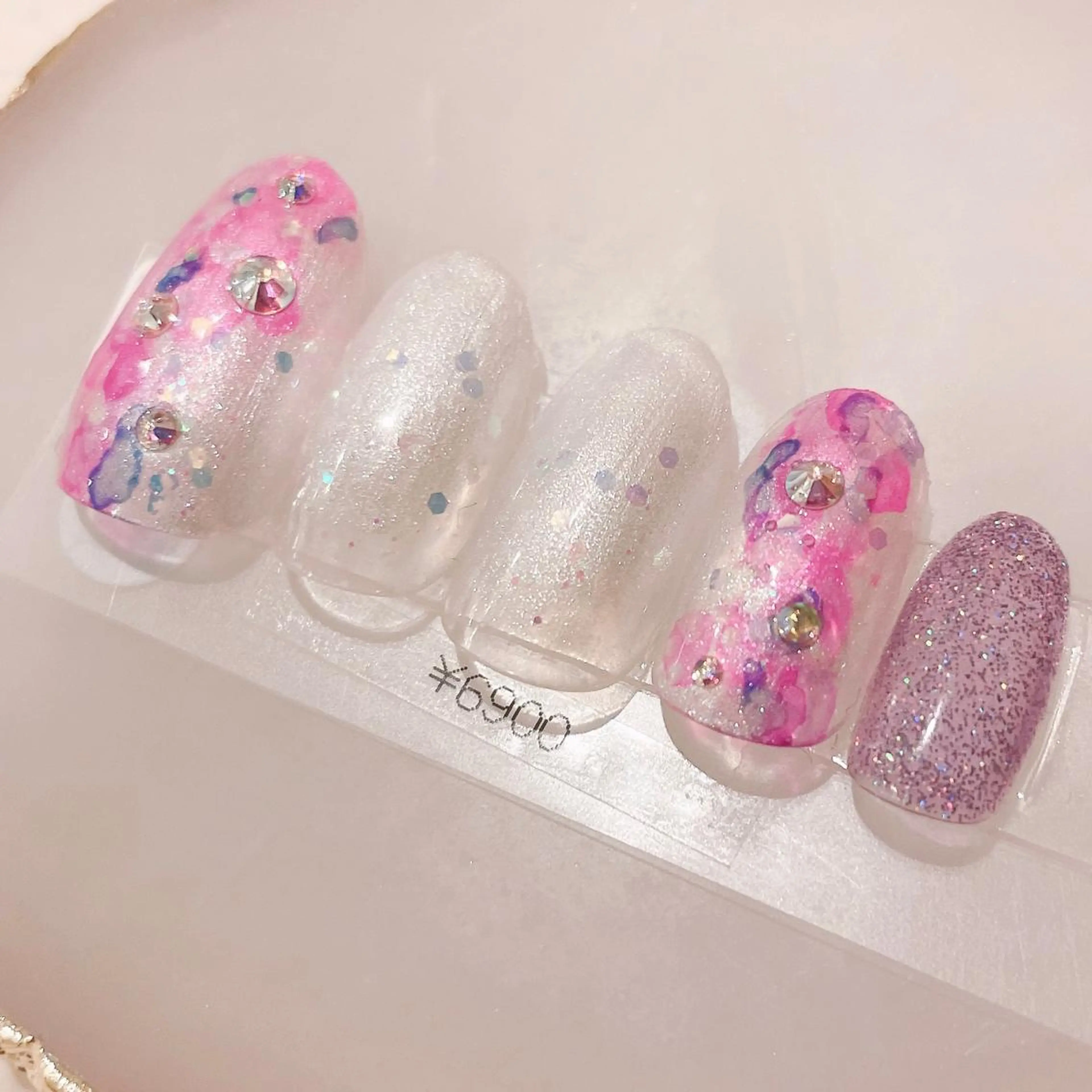 ネイル キラキラネイル ラメ(グリッター) ニュアンスネイル ホワイト ハンドネイル CHIARA nailsのネイルデザイン
