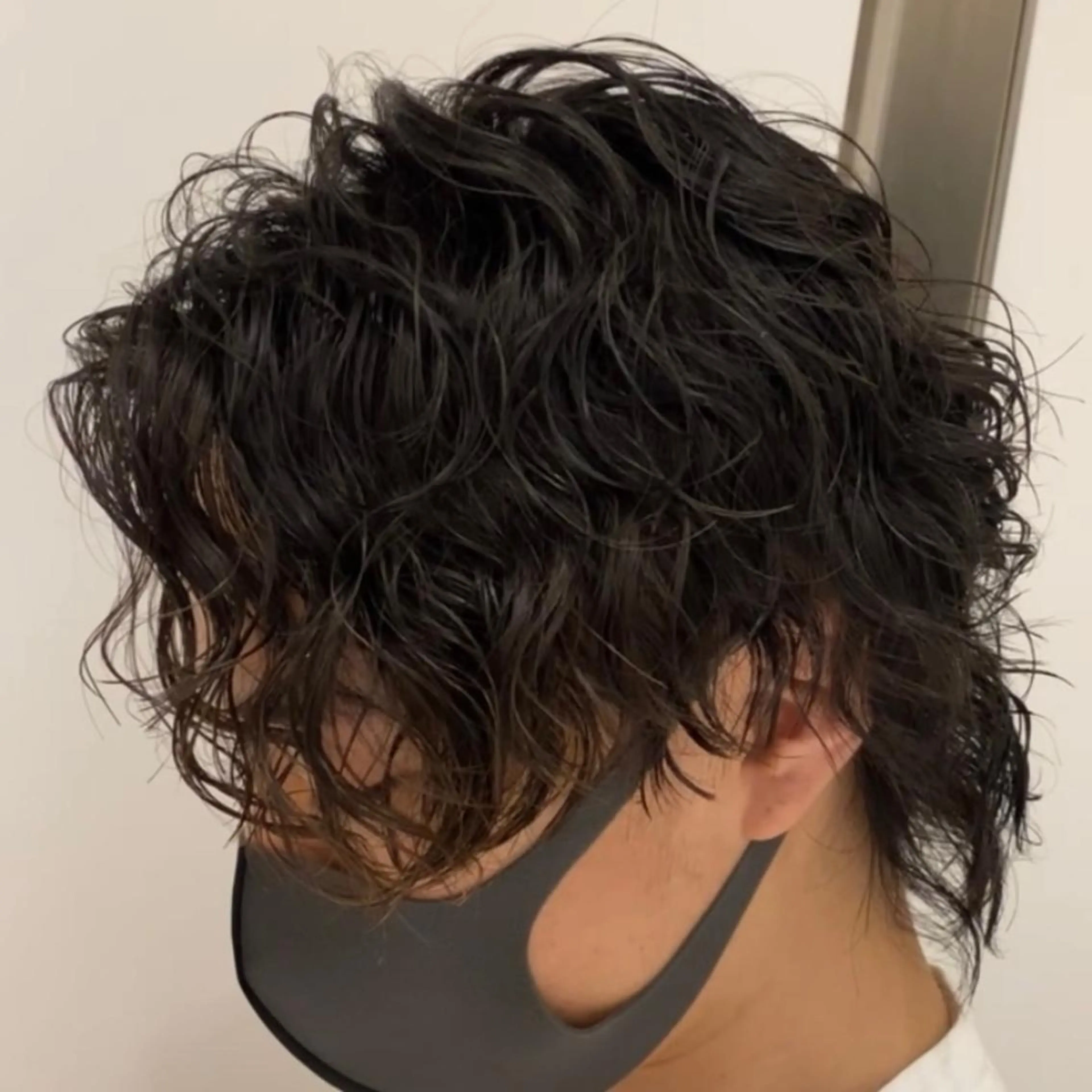 ミディアム パーマ ウルフカット 🌀メンズパーマ🌀 縦落ち/波巻きのヘアスタイル