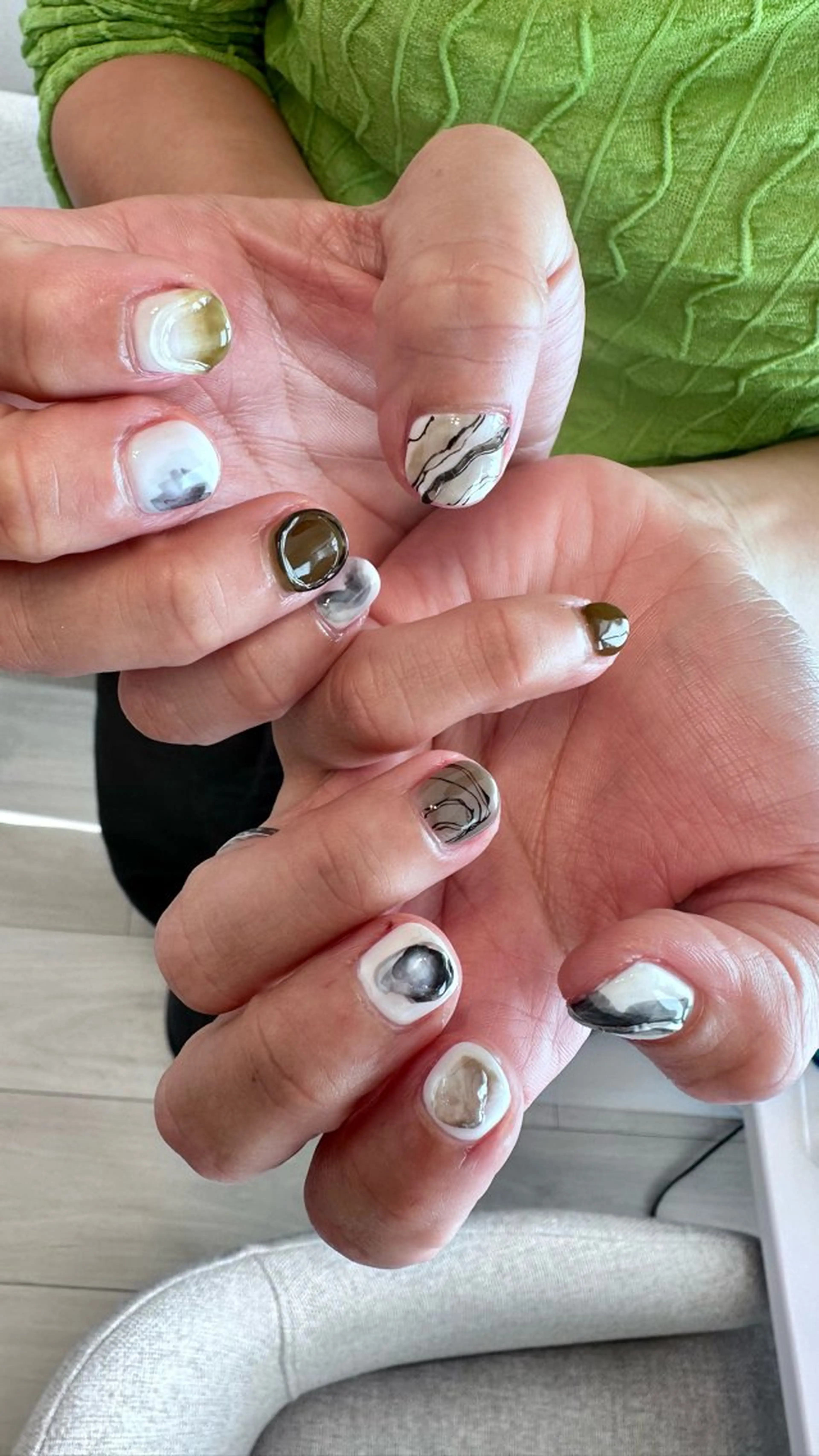 ネイル ニュアンスネイル ハンドネイル ハンドケア Atelier Ariのネイルデザイン