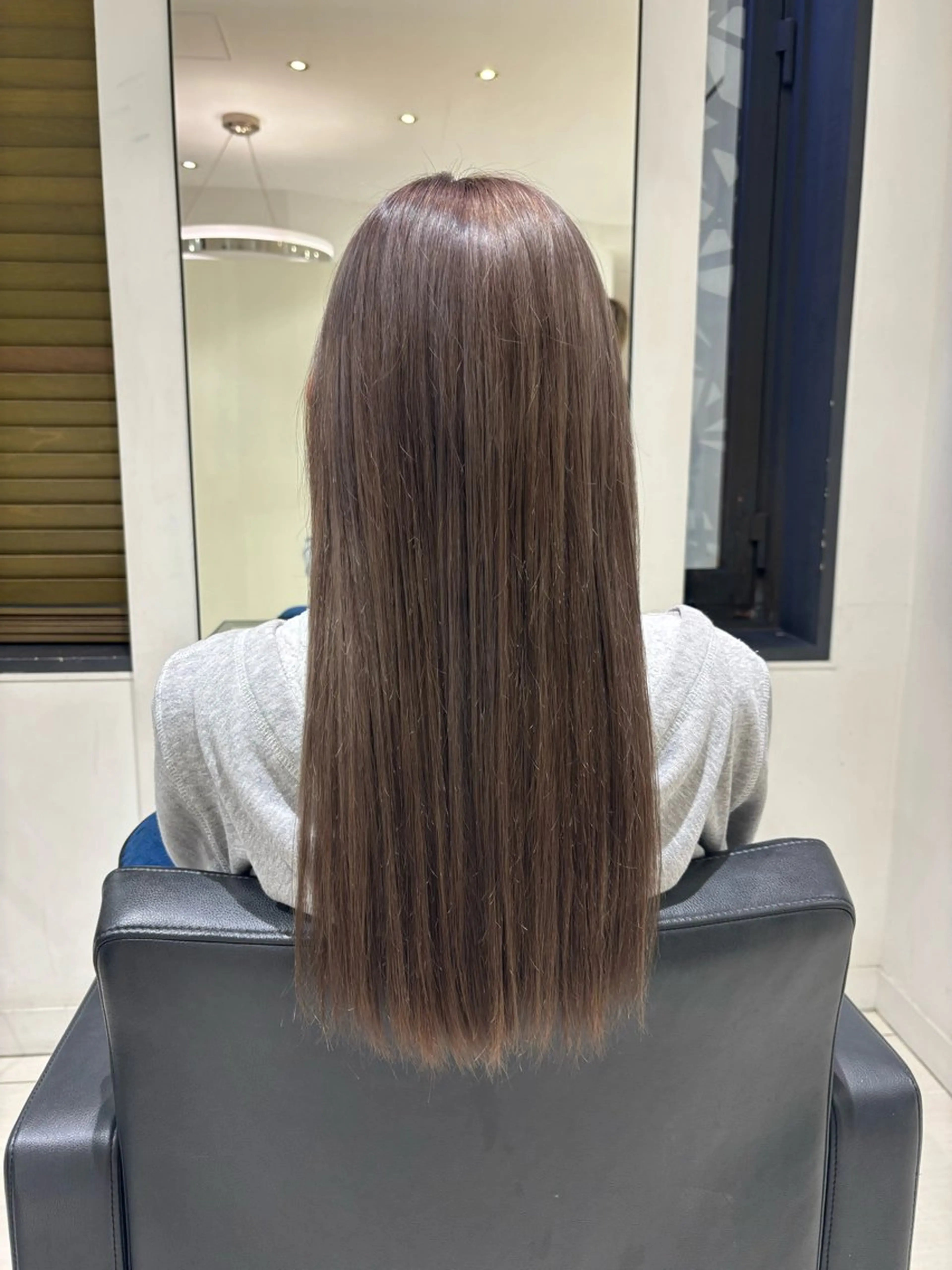 ロング カラー ブリーチ グレージュ ミルクティーグレージュ は る か モデル募集中のヘアスタイル