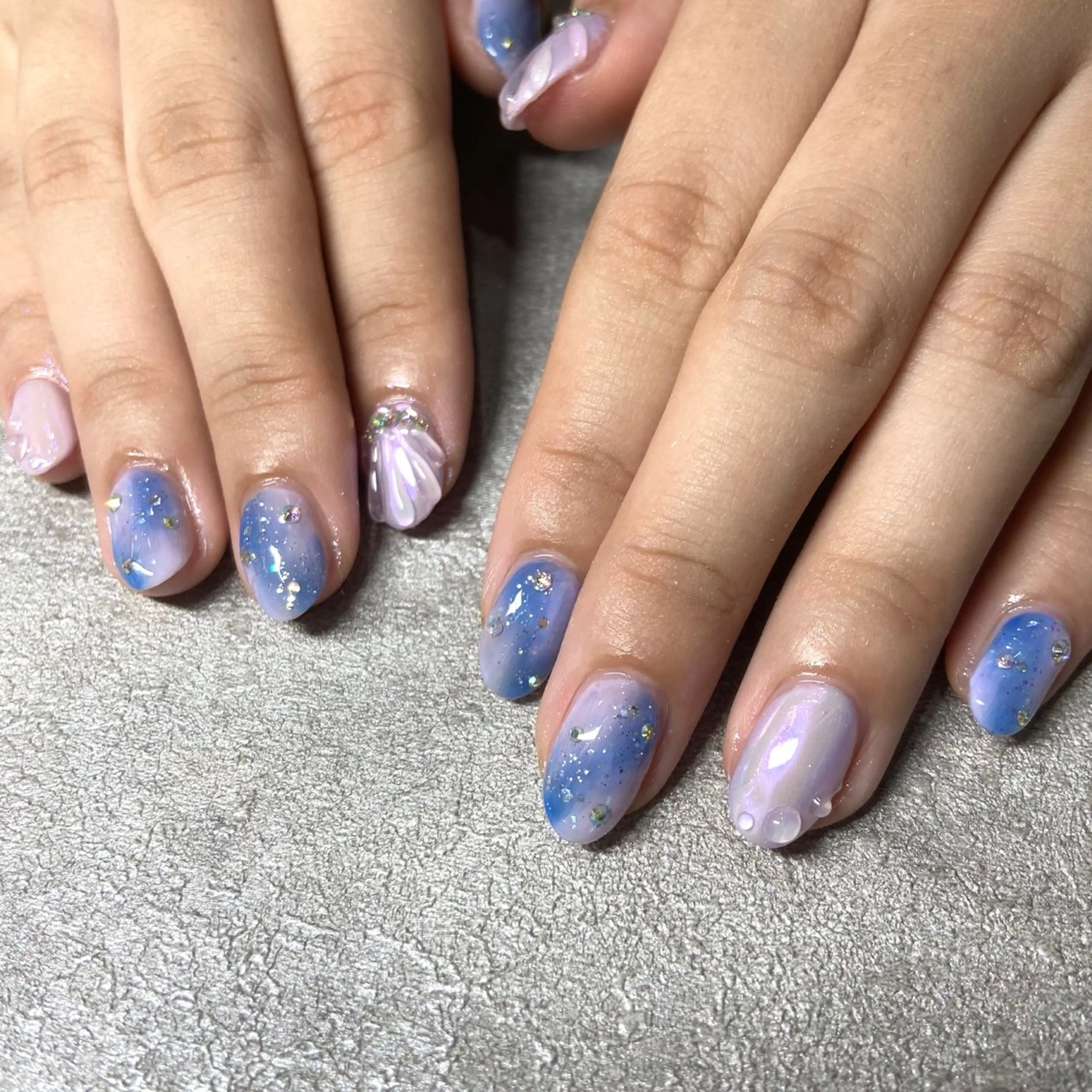 ネイル オーロラネイル ハンドネイル Nails VINATIのネイルデザイン