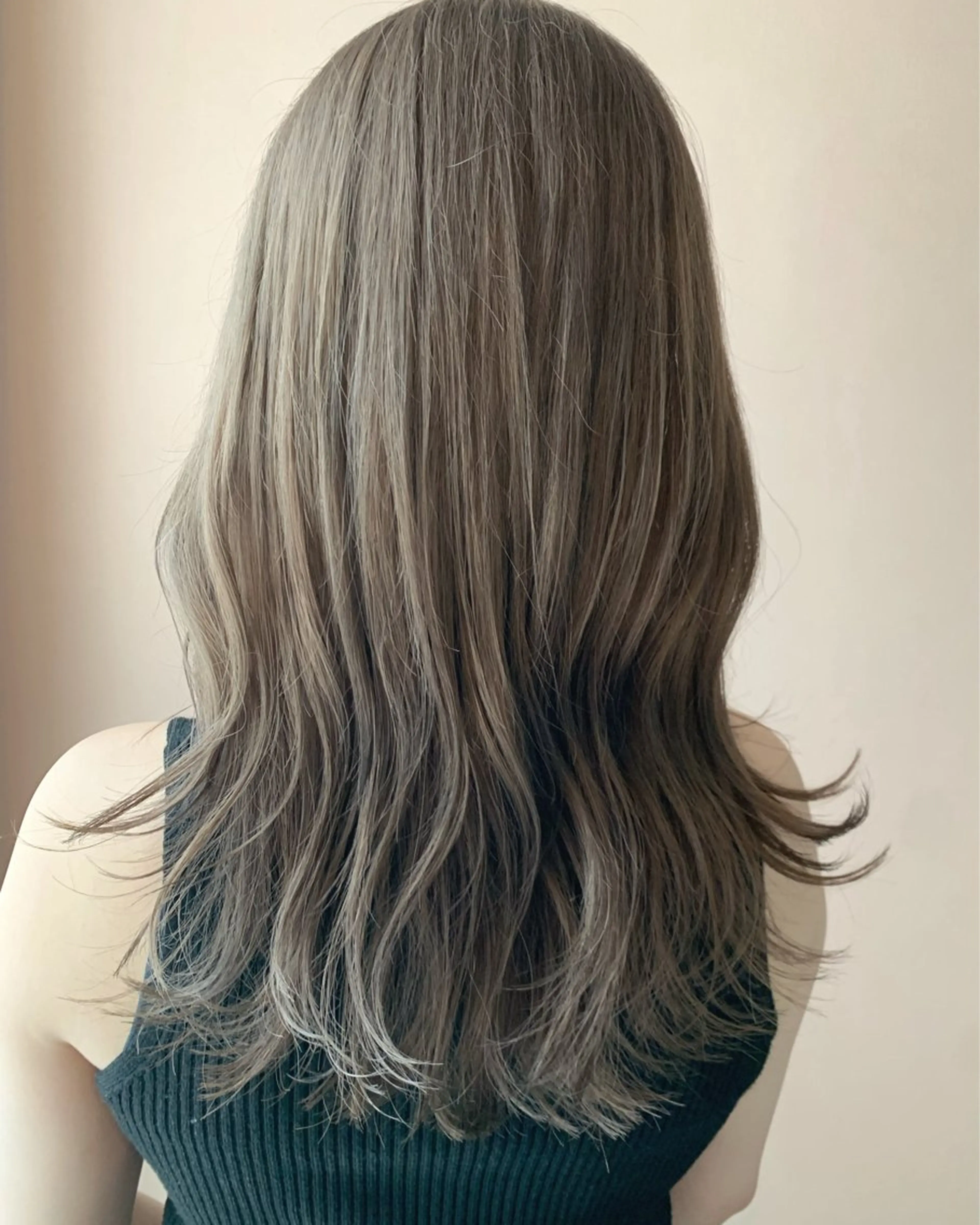 ロング カラー ブリーチ グレージュ カット ヘアカラー トリートメント hub hair レイヤー/透明感のヘアスタイル