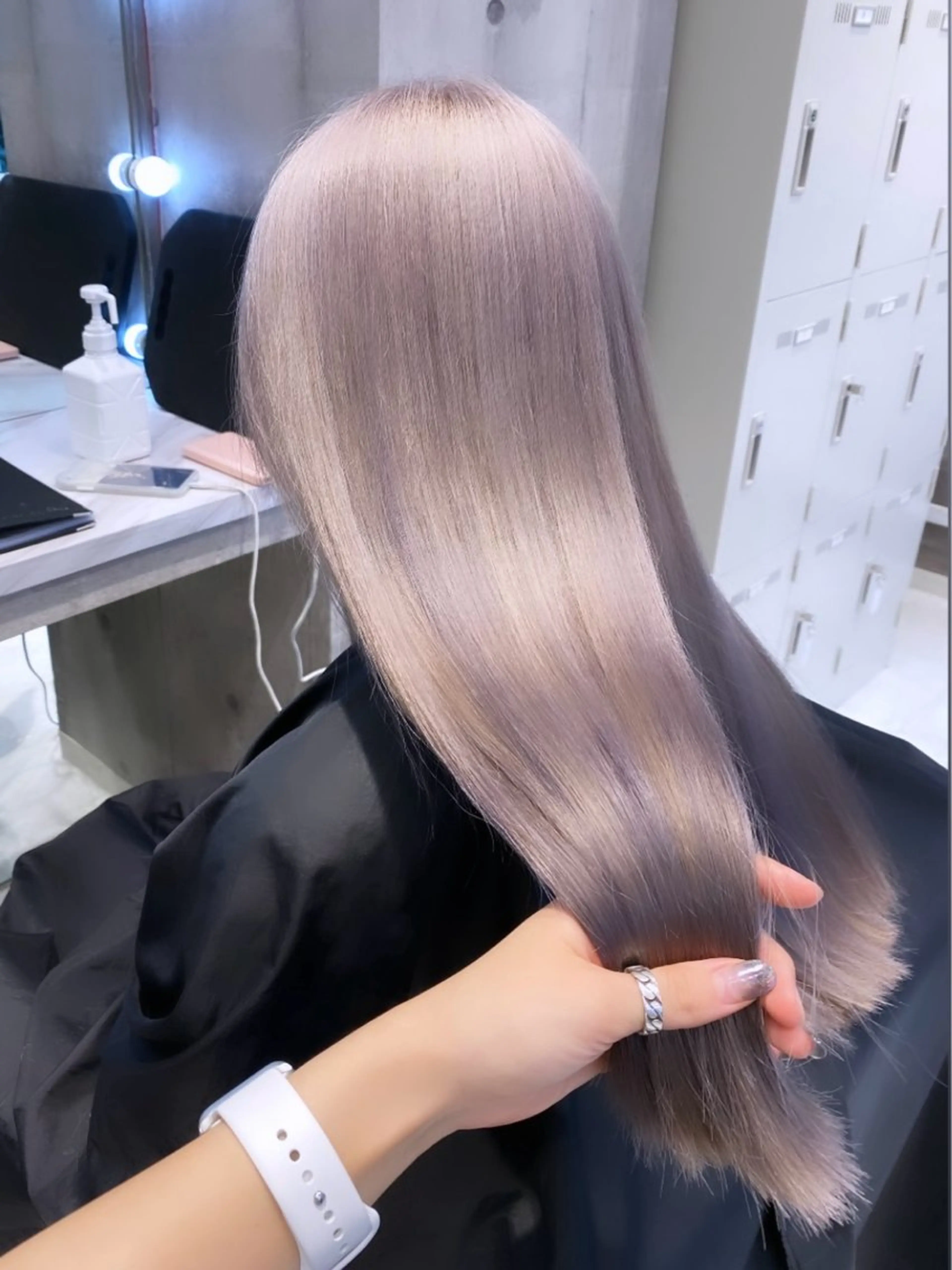 ロング 🩵艶ハイトーン 🩵 𝓨𝓤𝓤のヘアスタイル
