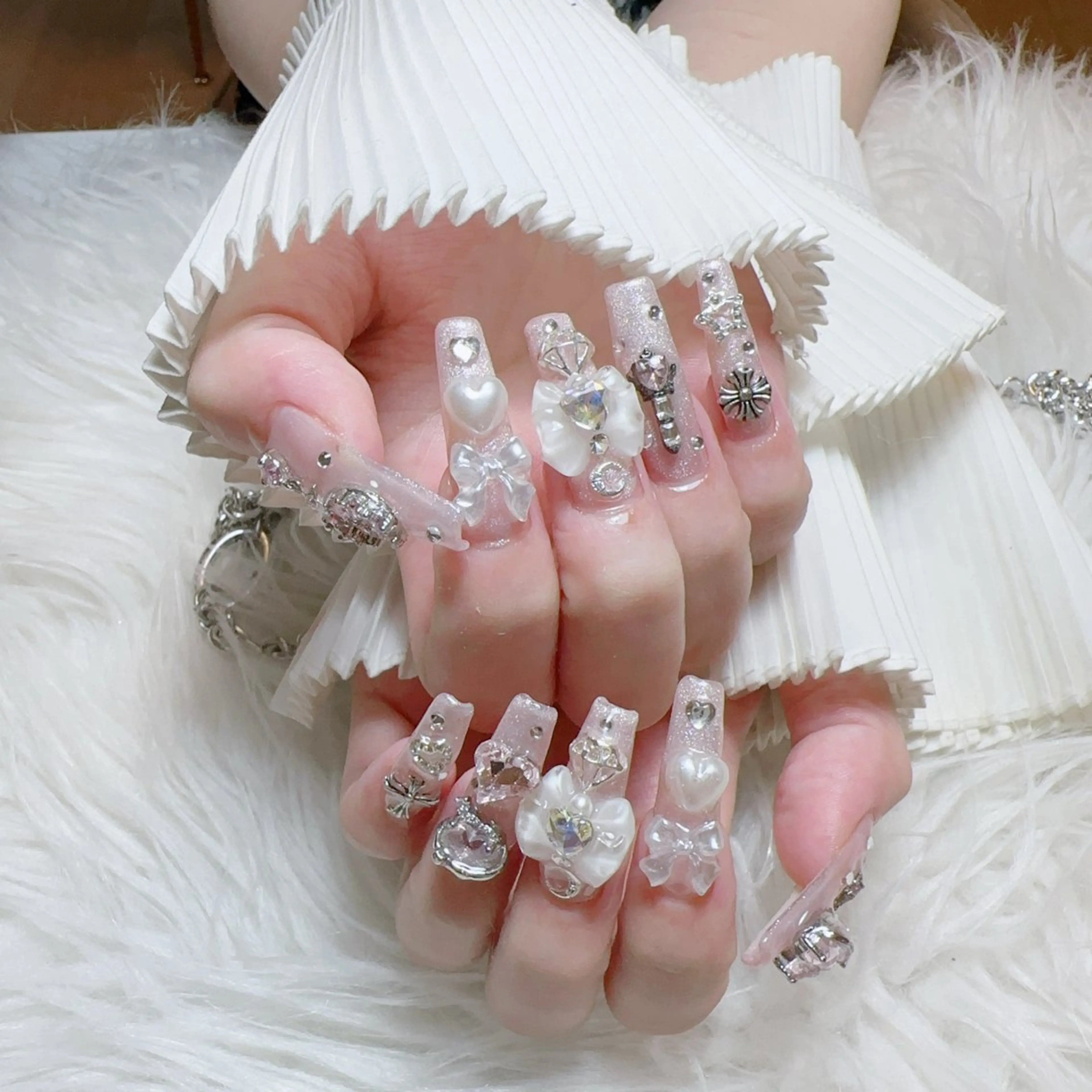 ネイル ハンドネイル ☁️Yun nail KiKi☁️のネイルデザイン
