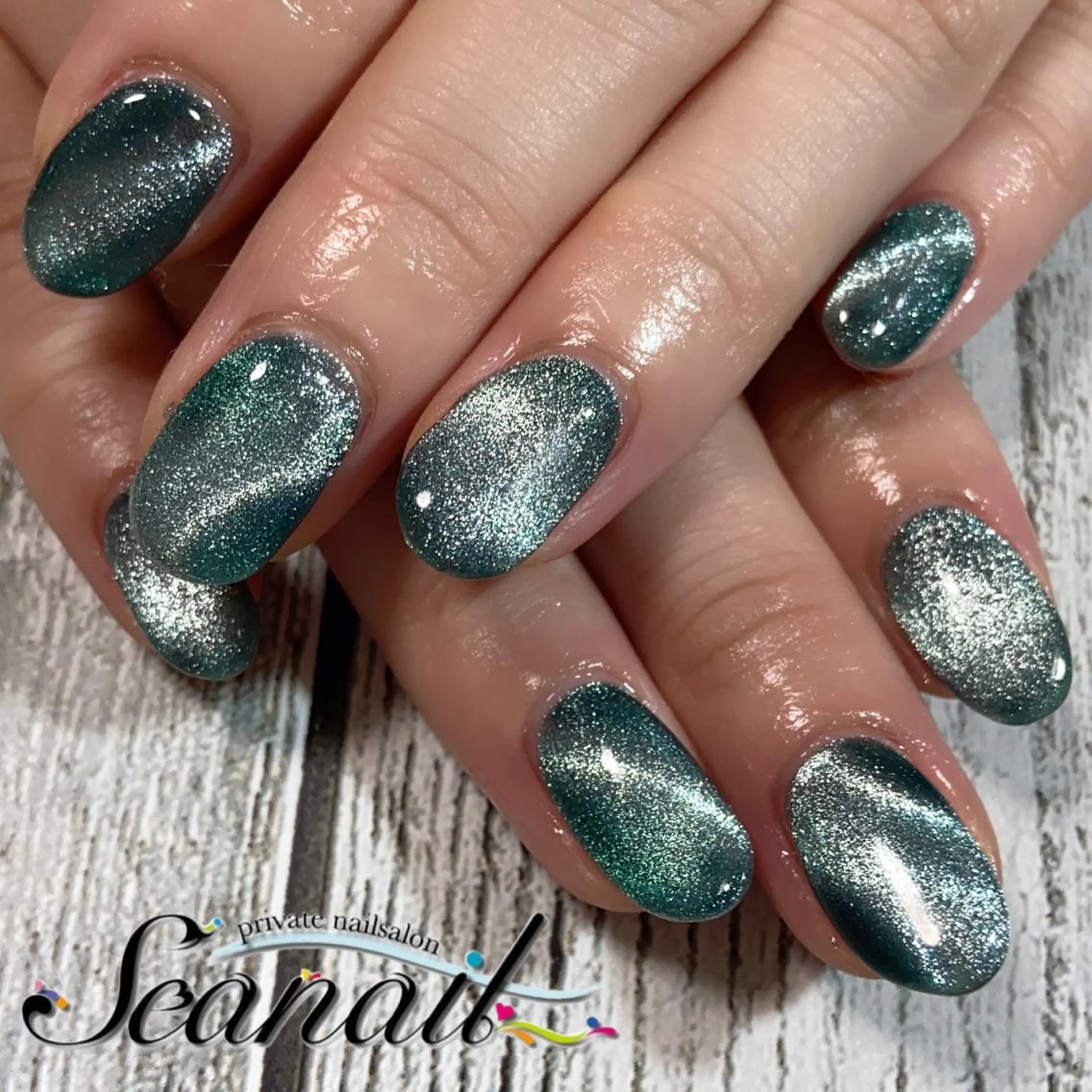 ネイル アートネイル フットネイル ジェルネイル グリーン キラキラネイル 小尾 栞のネイルデザイン