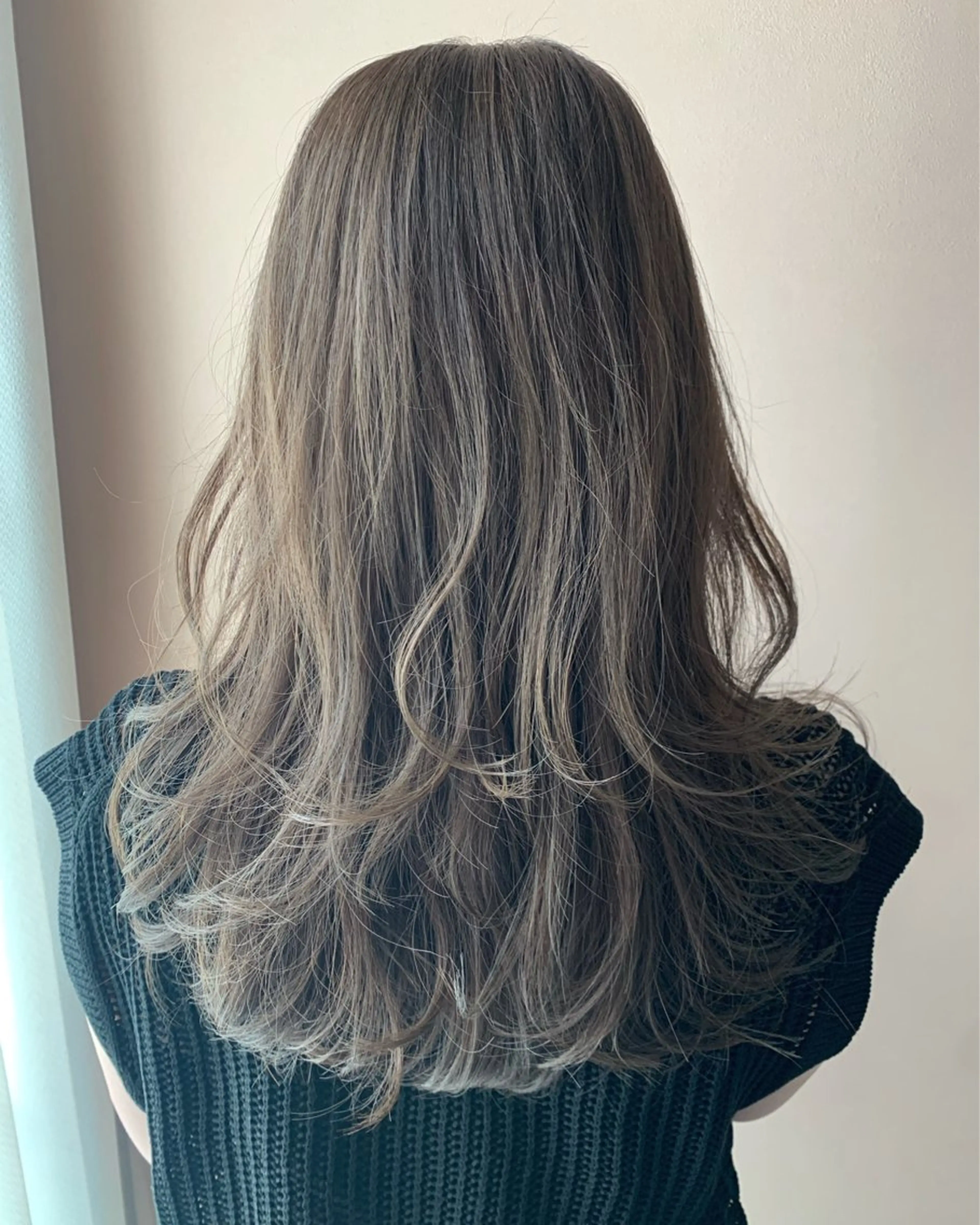 ロング カラー グレージュ レイヤーカット カット ヘアカラー トリートメント hub hair レイヤー/透明感のヘアスタイル