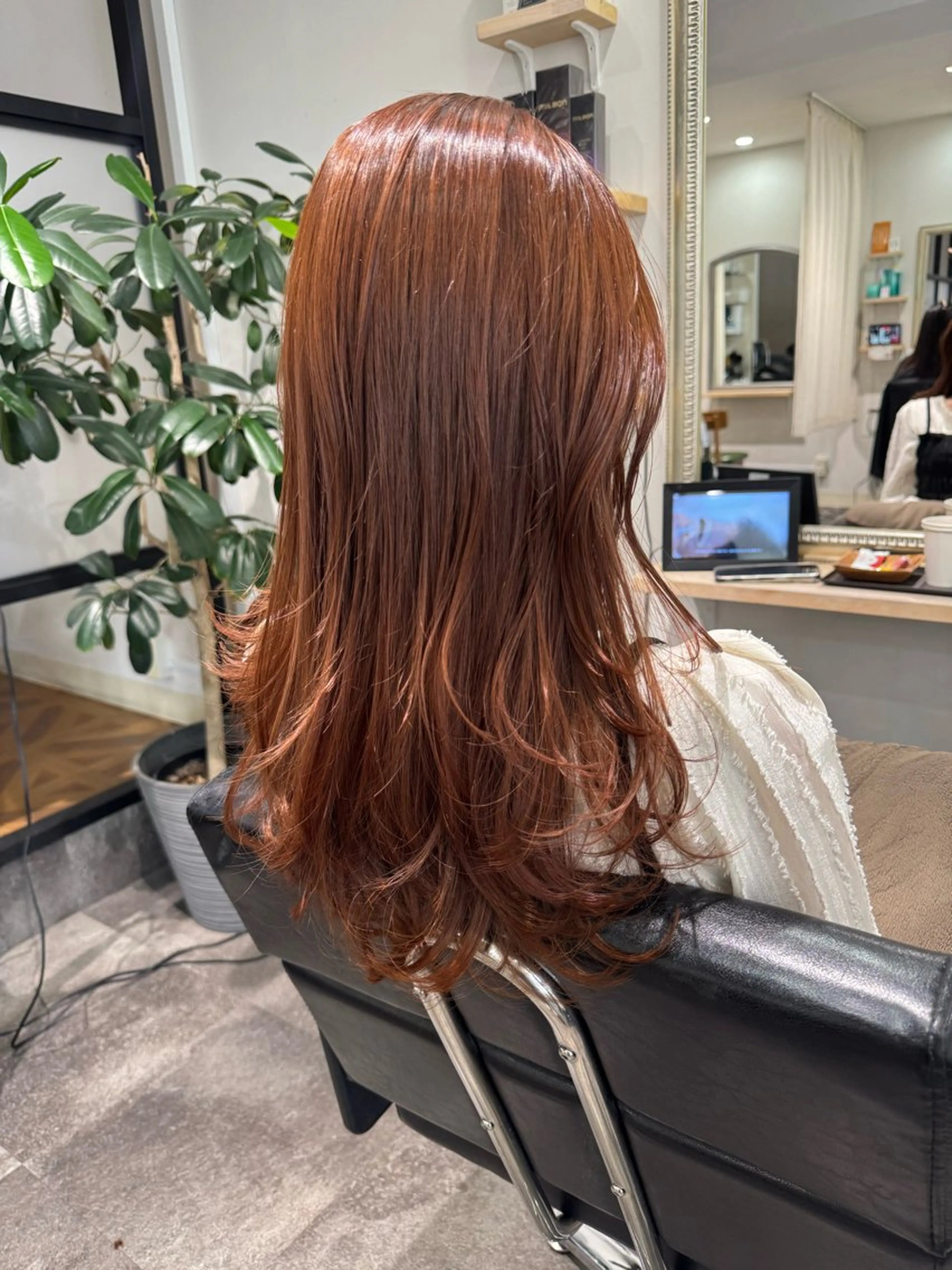 ミディアム ヘアカラー トリートメント ayaka 髪質改善/レイヤーのヘアスタイル