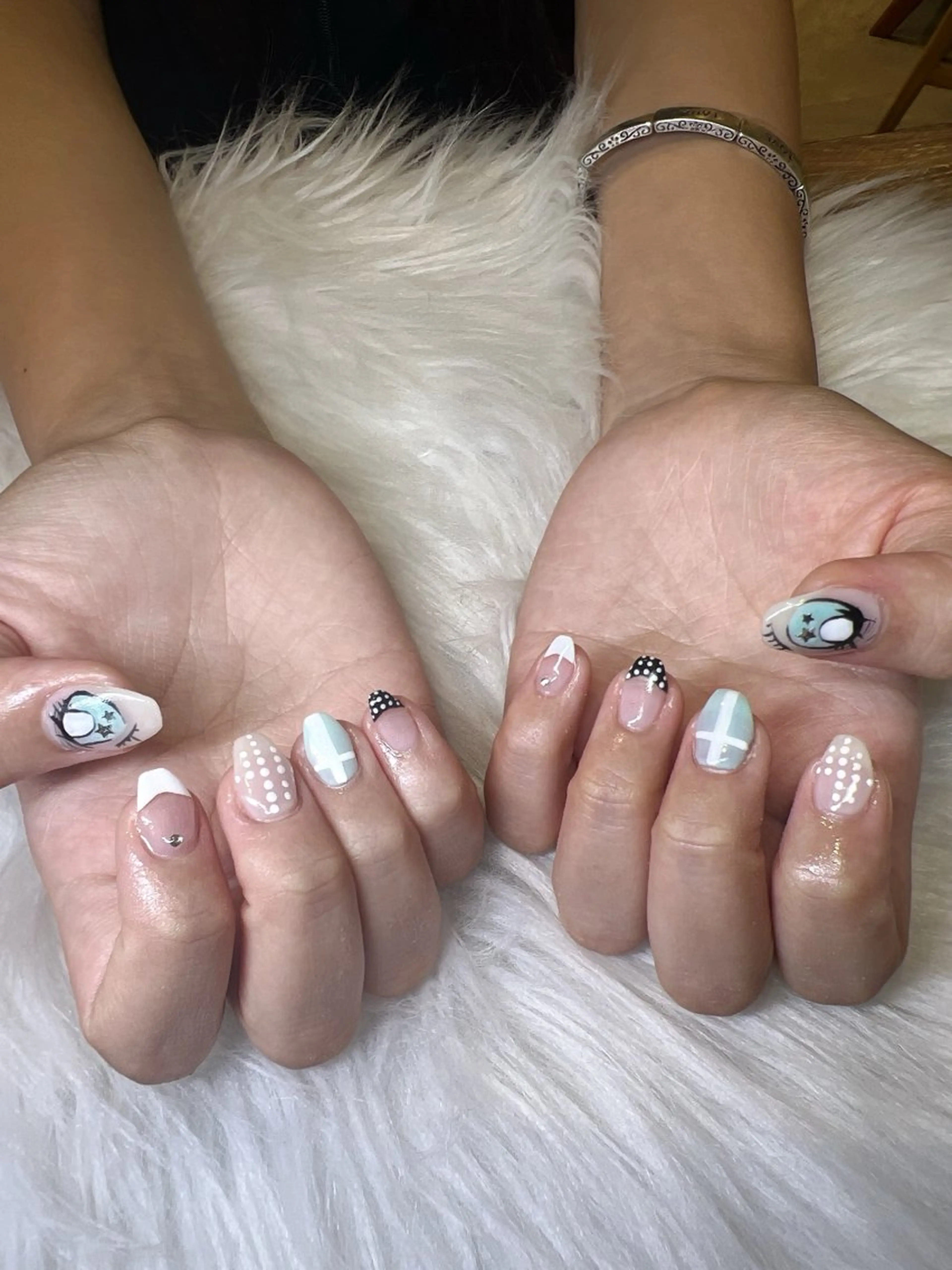 ネイル アートネイル ドット フレンチネイル ジェルネイル 持ち込み ハンドネイル 若狭 早希のネイルデザイン