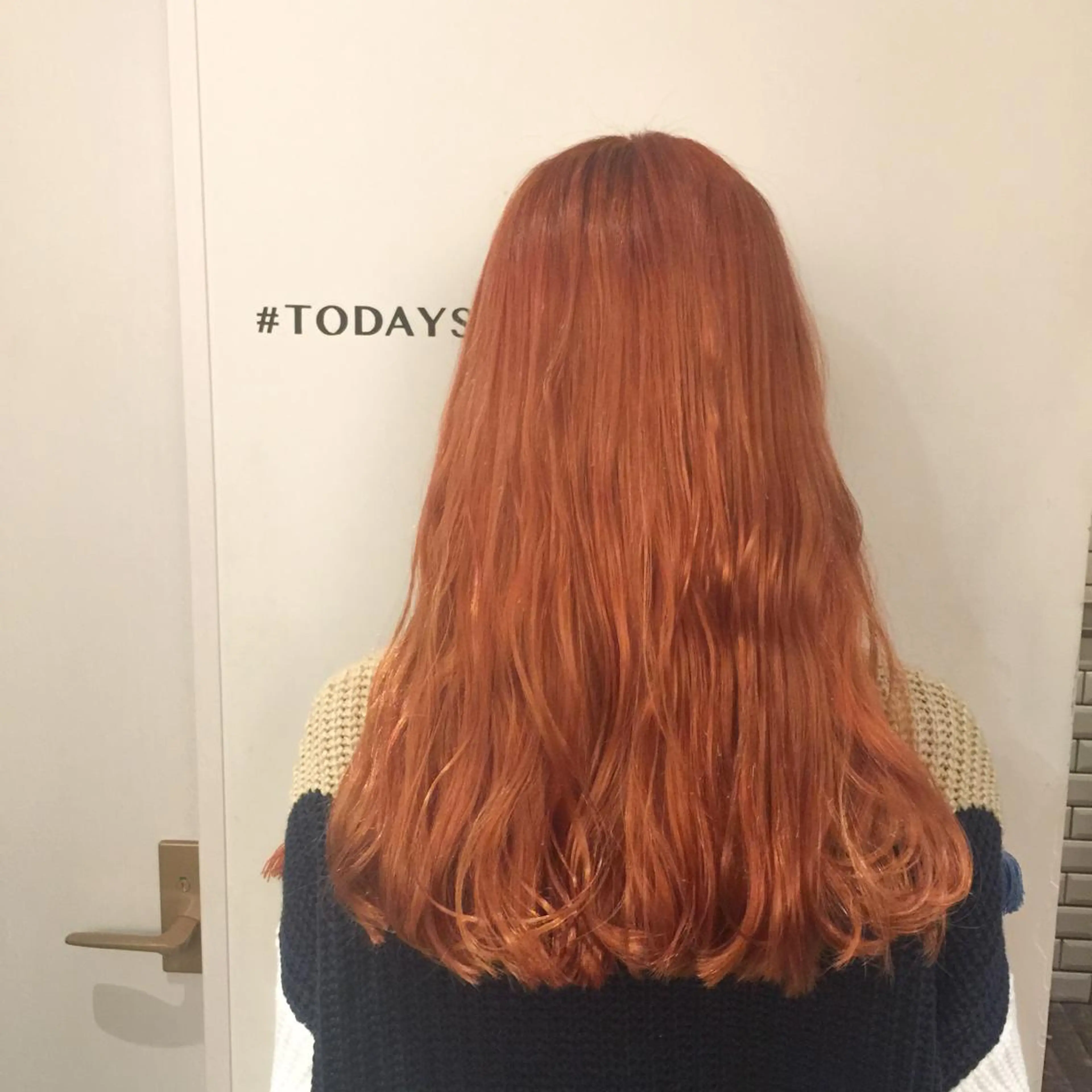 ロング カラー オレンジ ホワイト&レイヤーカ ットエクステ長畠俊輔のヘアスタイル