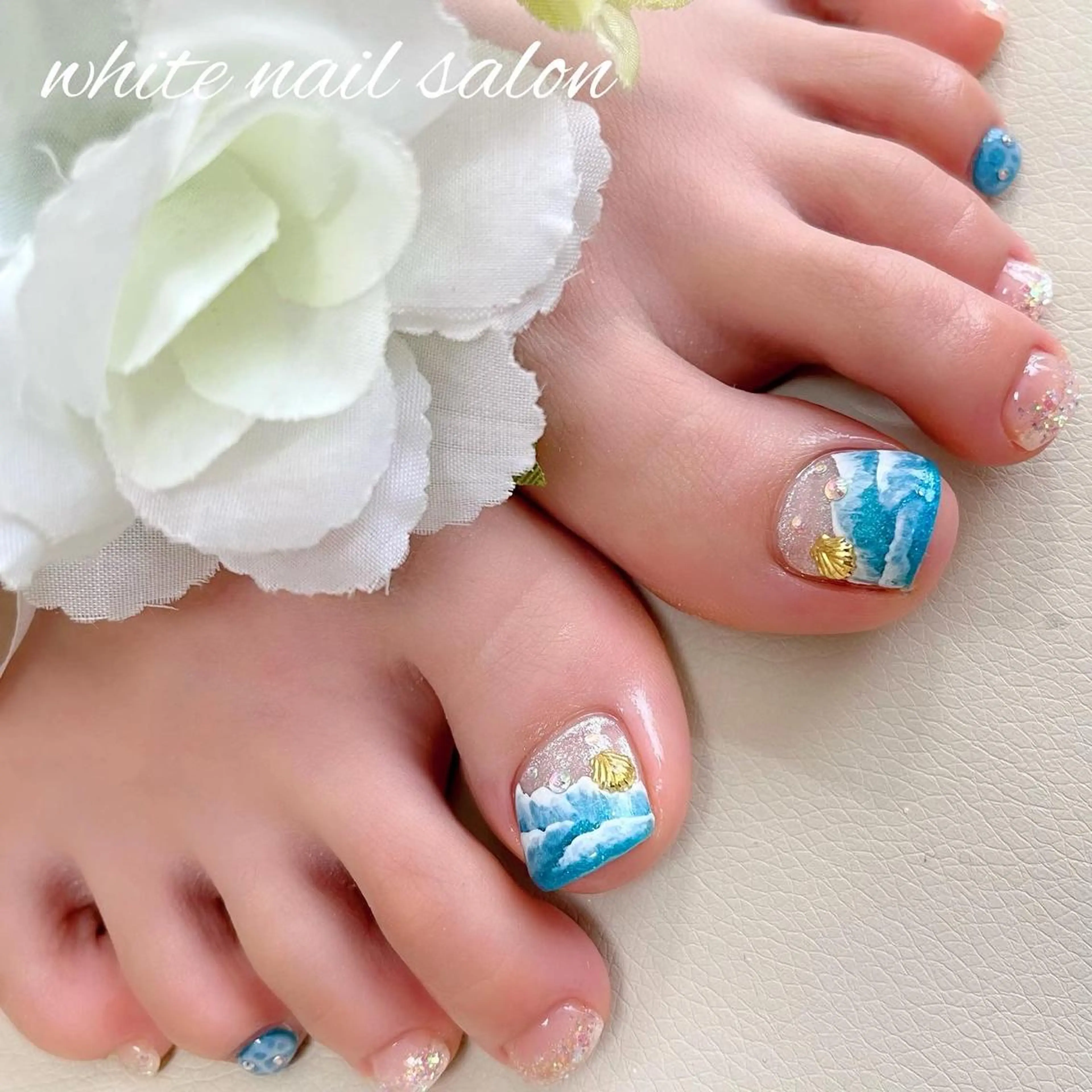 ネイル フットネイル ジェルネイル ハードジェル ラメ(グリッター) 持ち込み フットネイル white nail salonのネイルデザイン