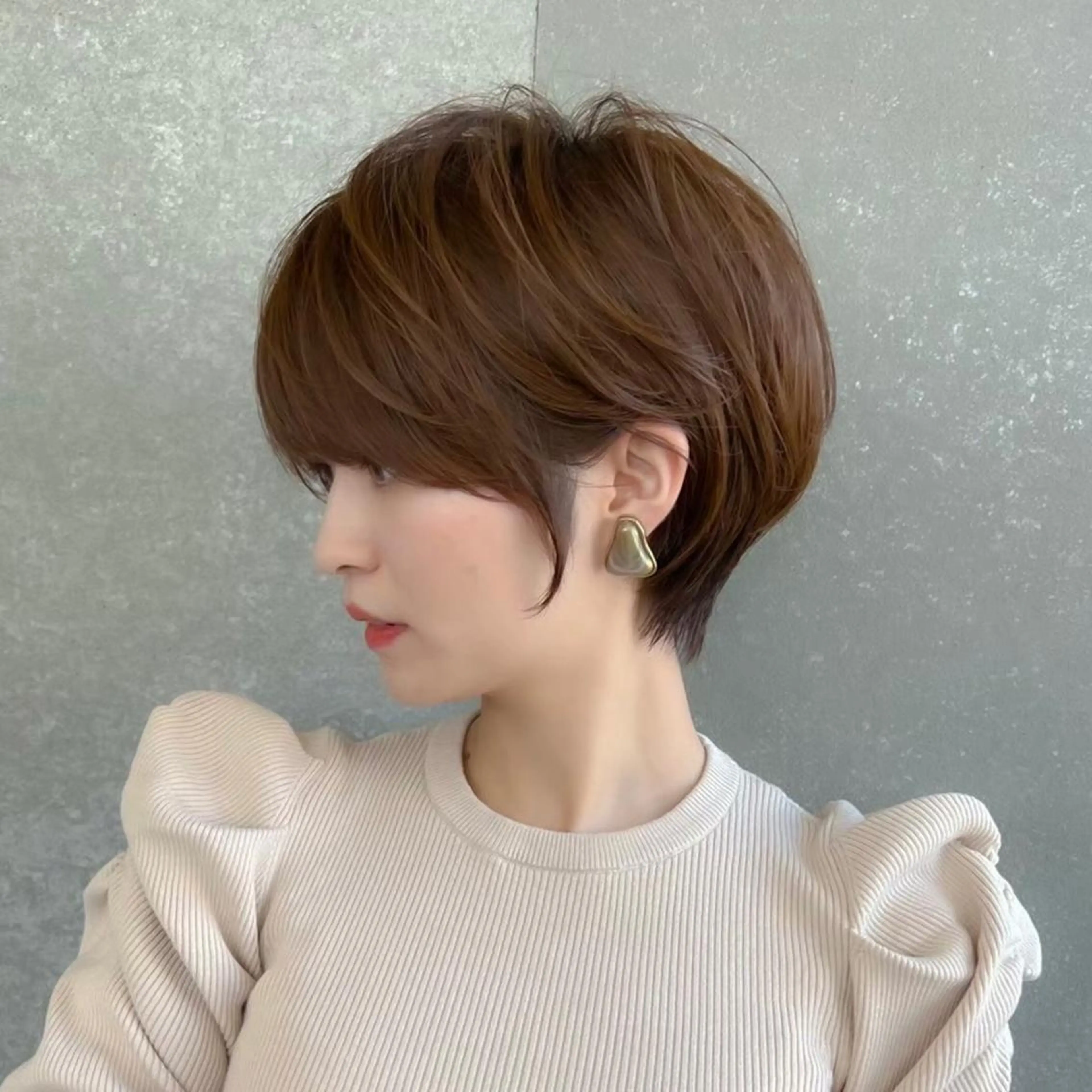 ショート 前下がりボブ ワンレンボブ アッシュ ボブ くせ毛 遠藤大雅✂︎ ショート/ボブのヘアスタイル
