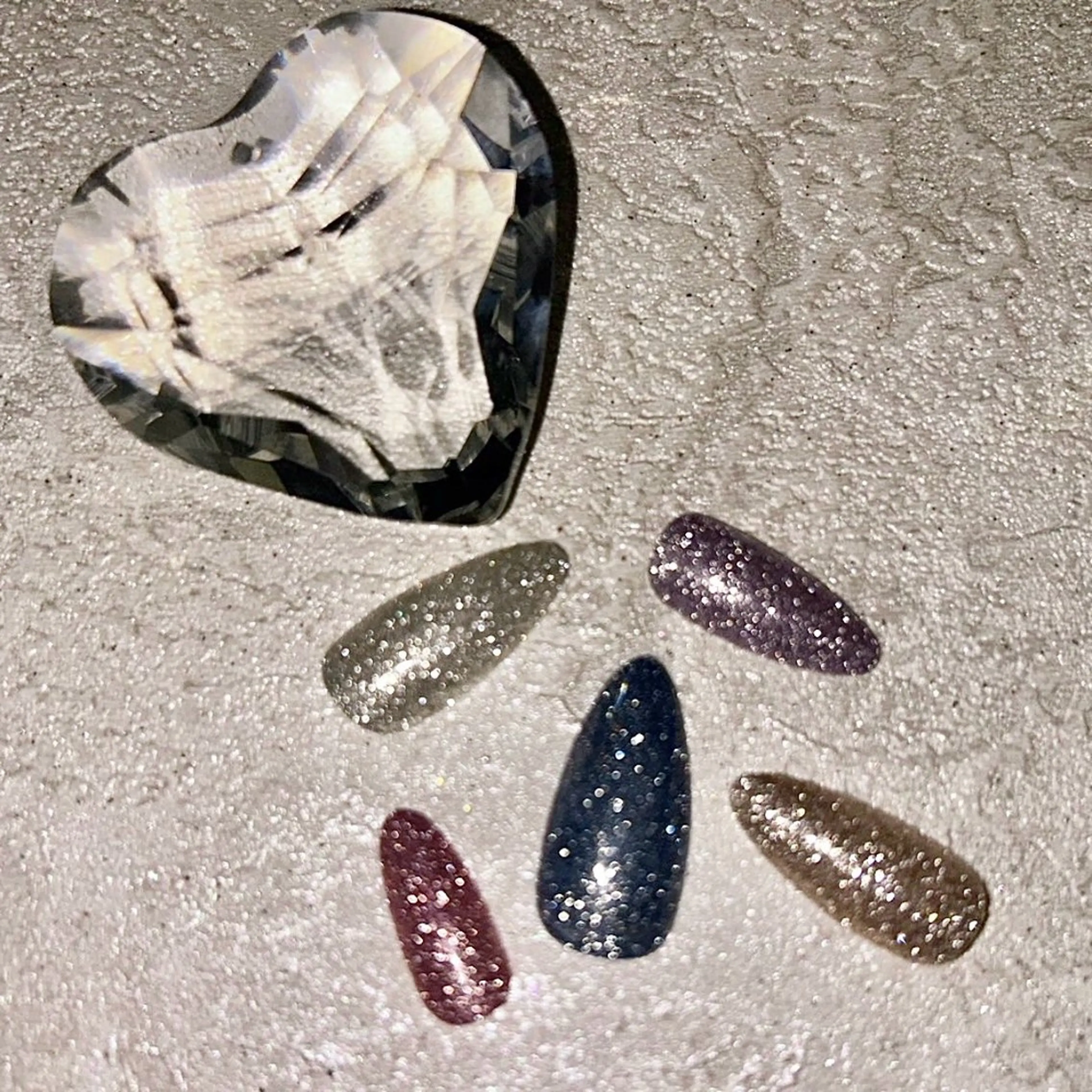 【フラッシュネイル／パーツ•デザイン選べる】光るラメネイルオフ込みの写真