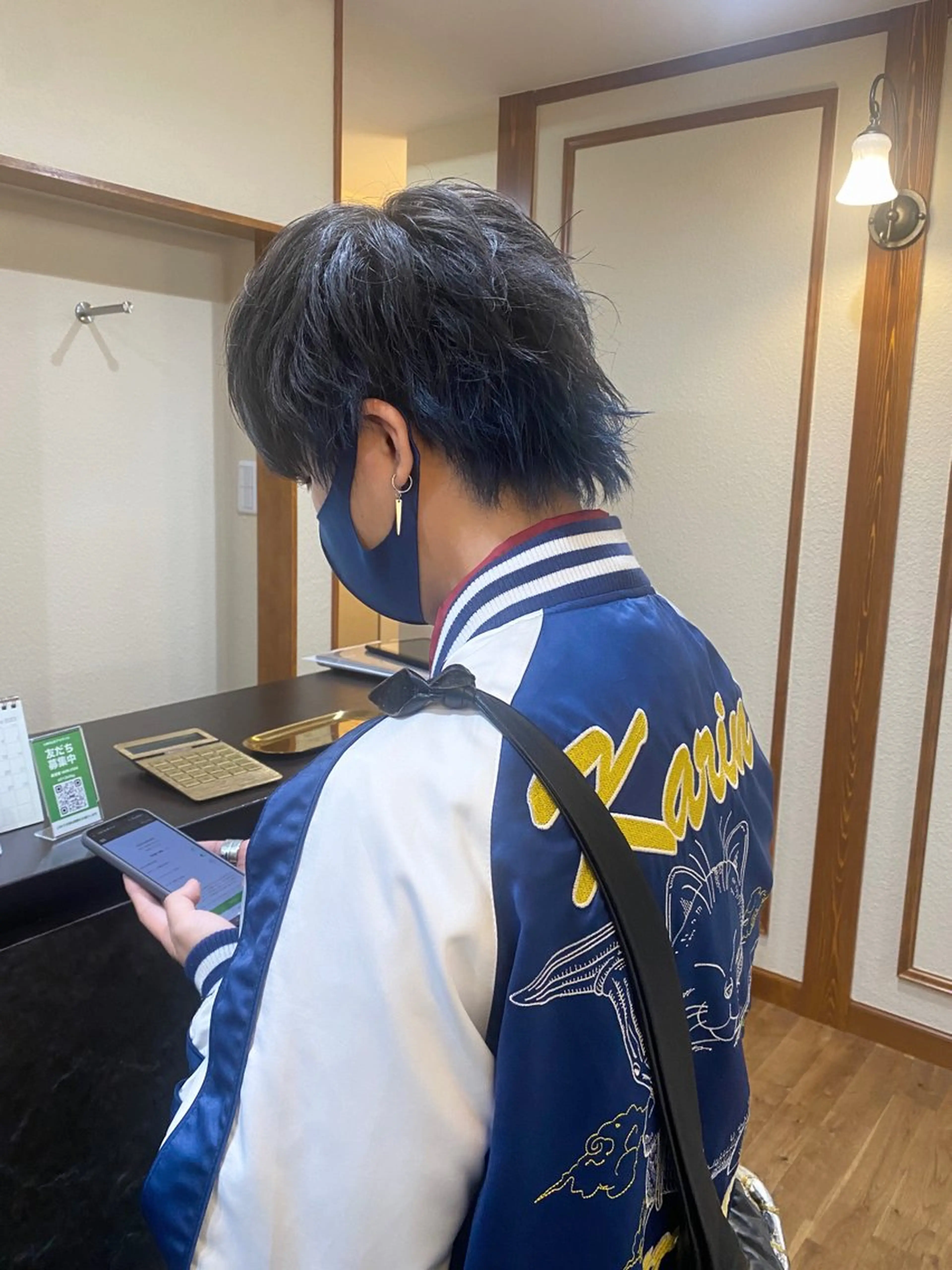 ショート カラー メンズ メンズインナーカラー メンズウルフカット ブルーカラー インナーカラー ウルフカット カット ヘアカラー 姫カット/レイヤー/ ハイトーン/池澤慎人のヘアスタイル