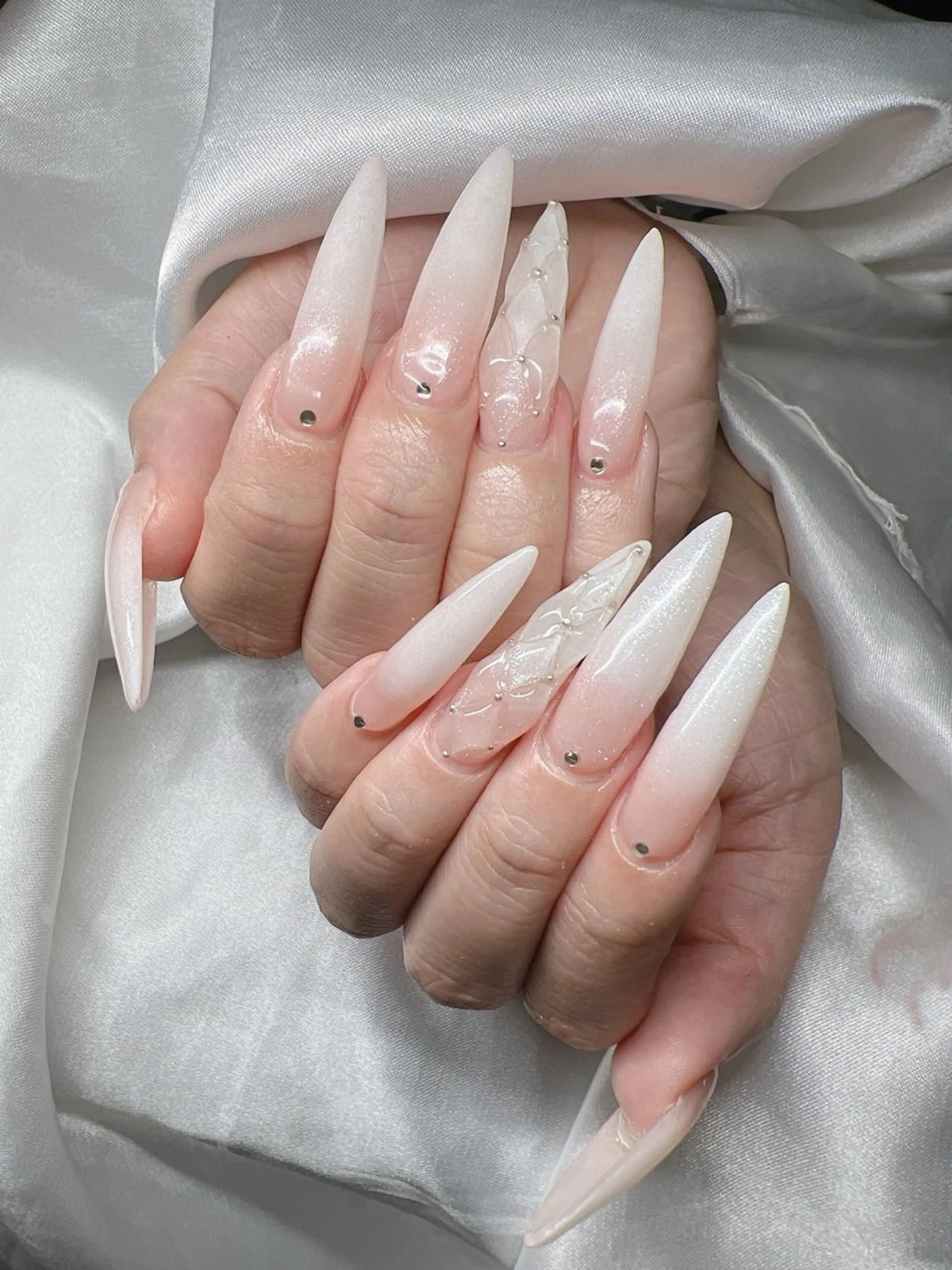 ネイル 長さ出し グラデーション キラキラネイル マグネットネイル ニュアンスネイル ハンドネイル Lee Nails チップ長さだし専門店のネイルデザイン