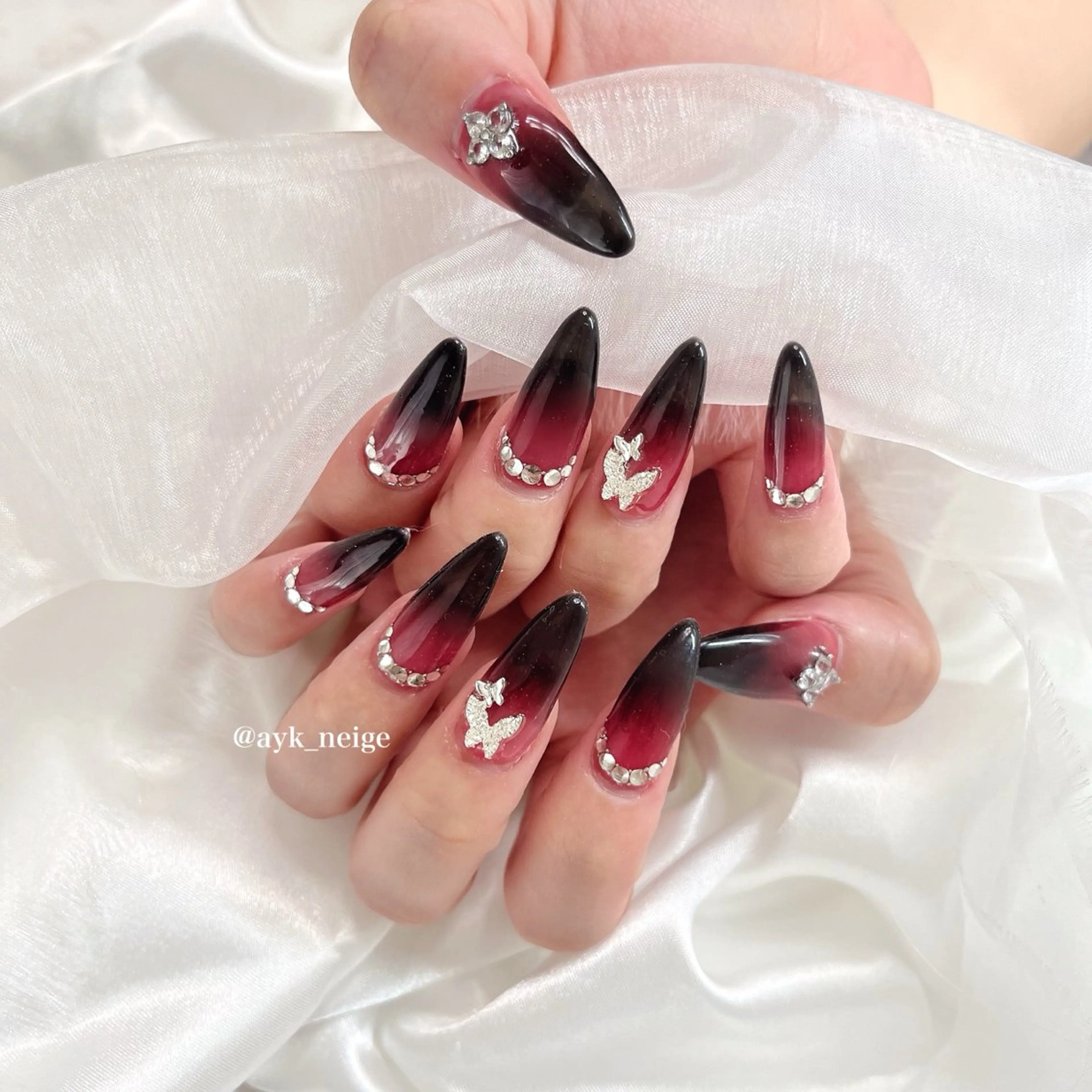 ネイル フットネイル フレンチネイル キラキラネイル 韓国ネイル マグネットネイル n'eige nail所属・大谷 綾香のネイルデザイン