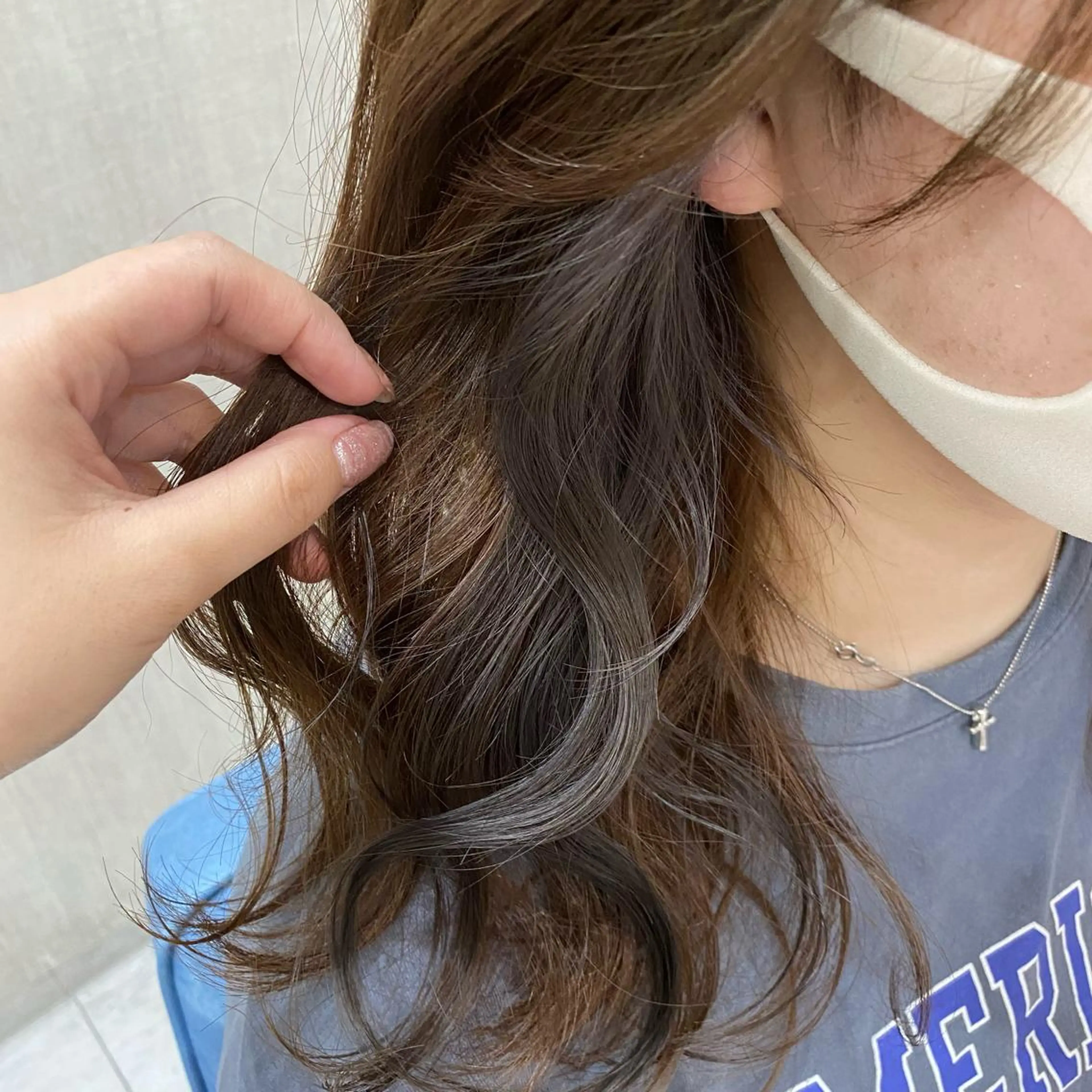 セミロング カラー カット ヘアカラー トリートメント 🫧透け感⋆艶髪💎 山口アヤカのヘアスタイル