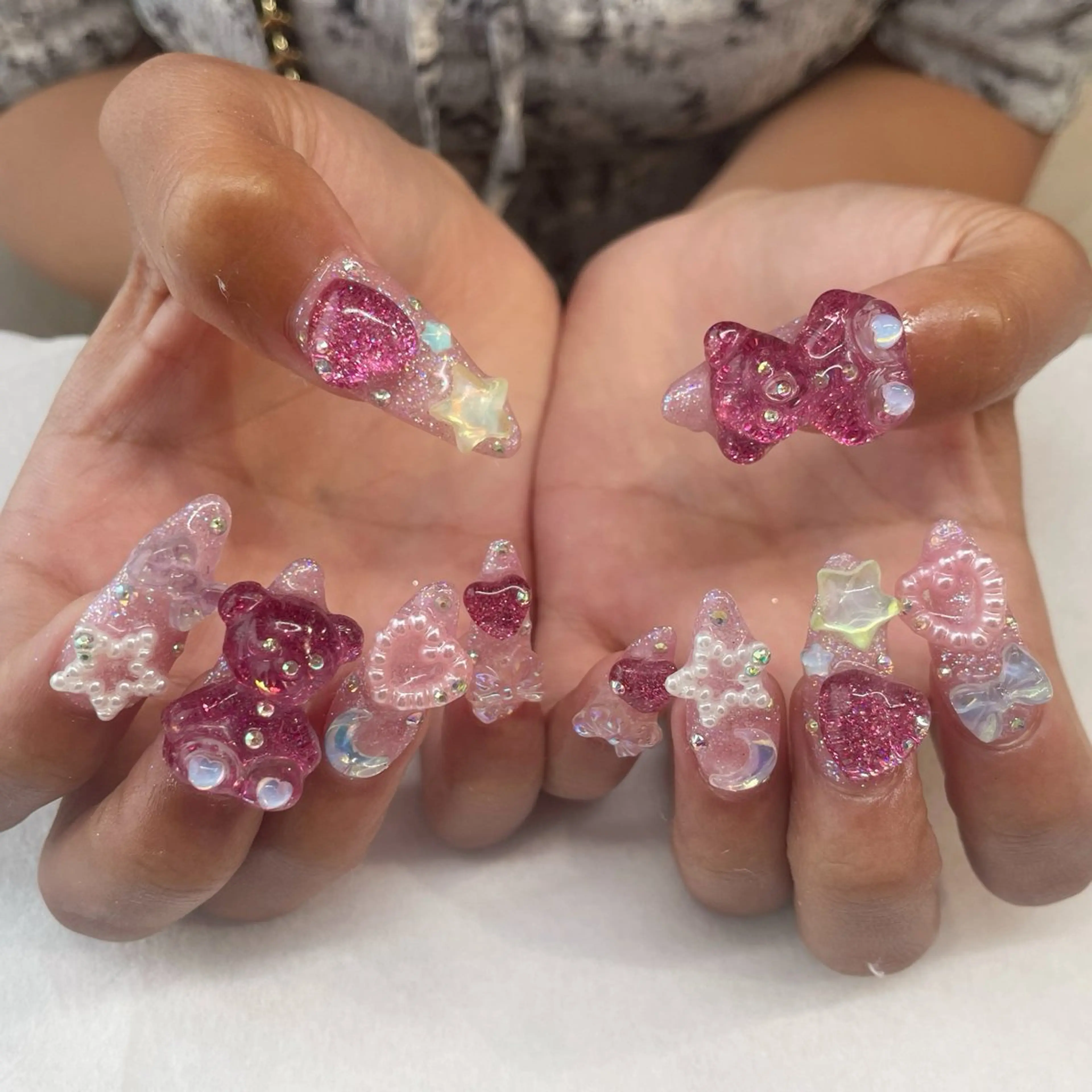 ネイル ハンドネイル 💎🐰 saki. m 🐰💎のネイルデザイン