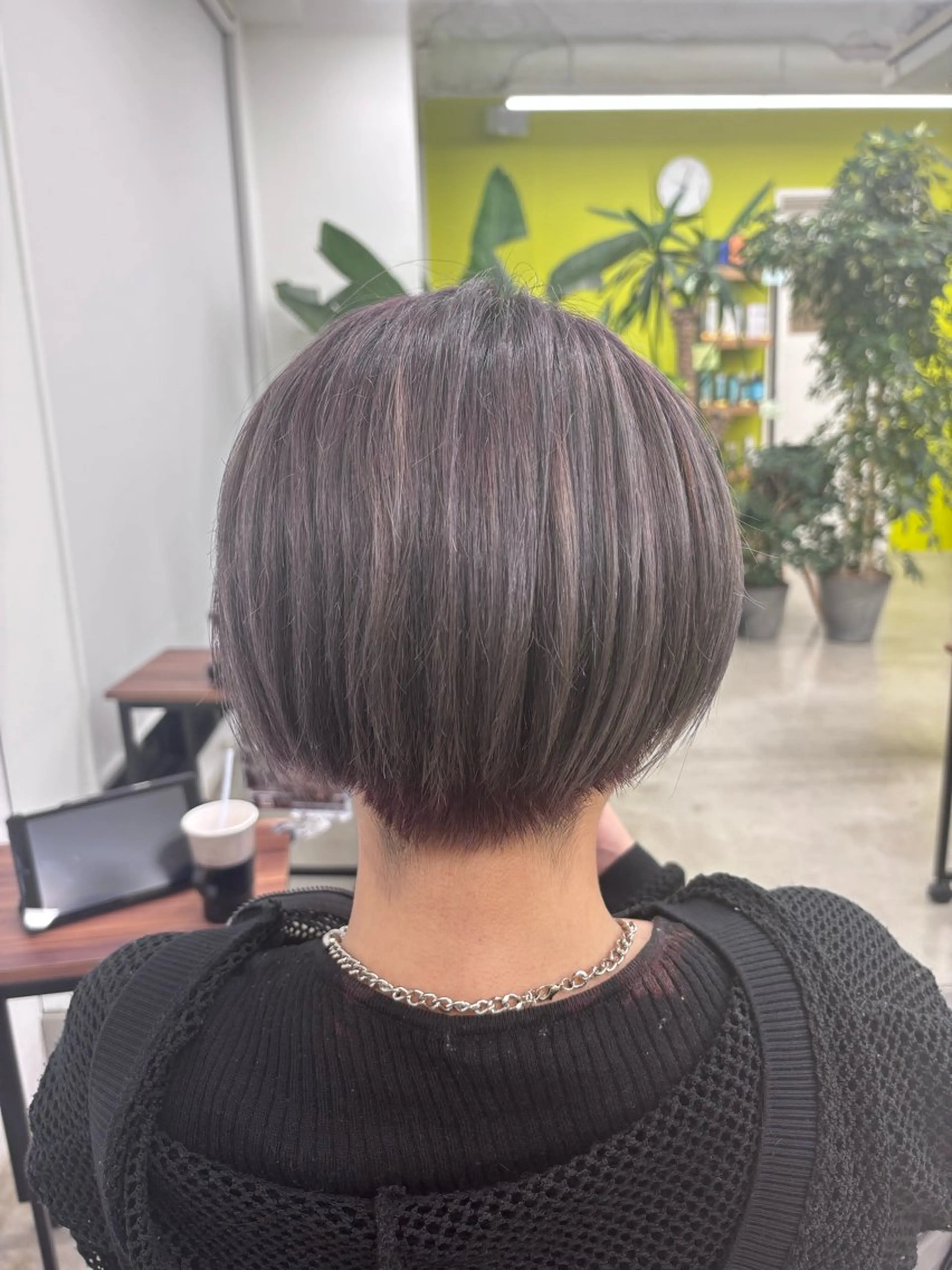 カラー ブリーチ ケアブリーチ ハイトーンカラー シルバー ヘアカラー fika所属・鈴木 ちさきのヘアスタイル