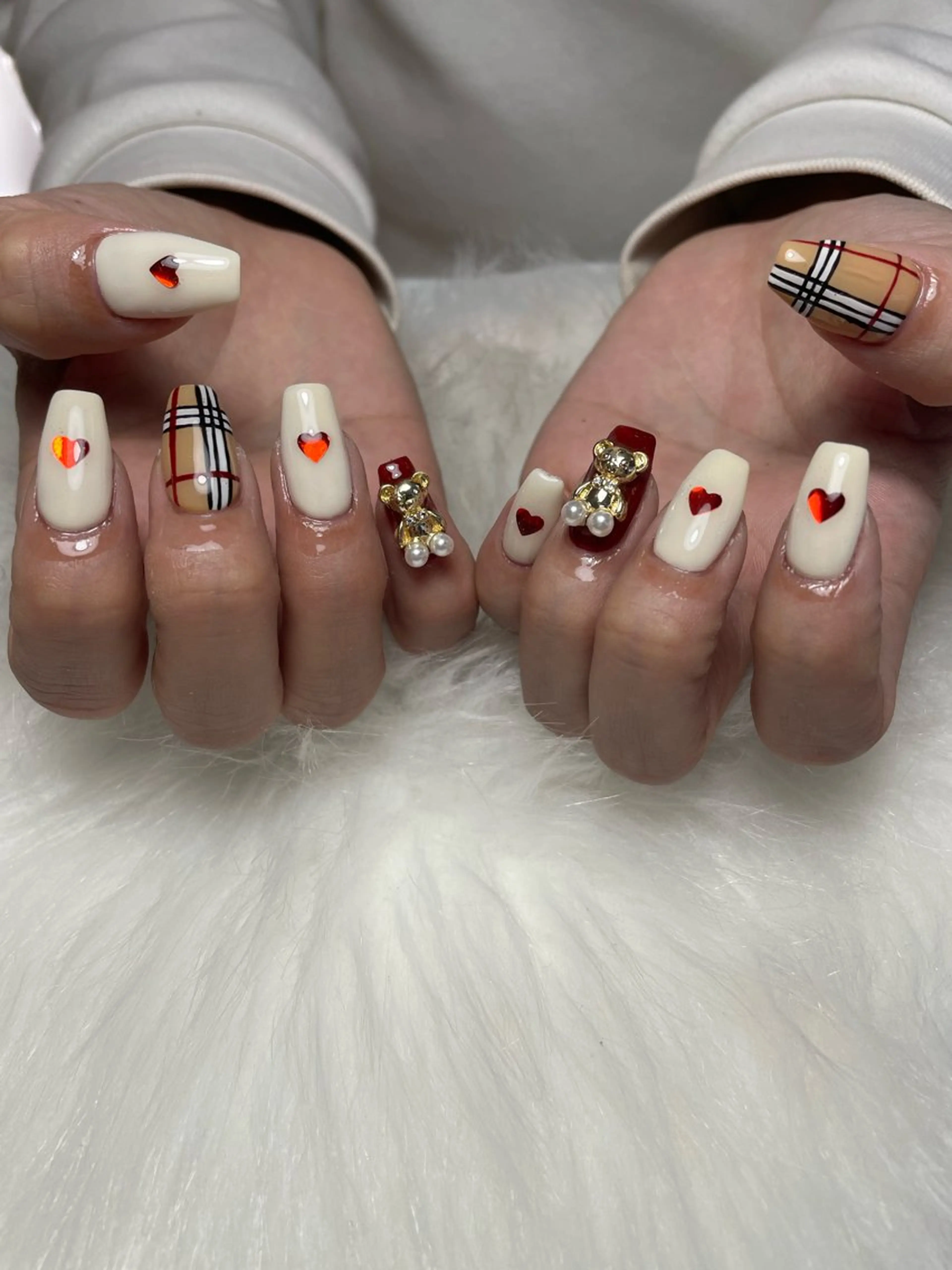 ネイル 成人式 フットネイル フレンチネイル ジェルネイル 韓国ネイル ハンドネイル nail salon fee（フィー）のネイルデザイン