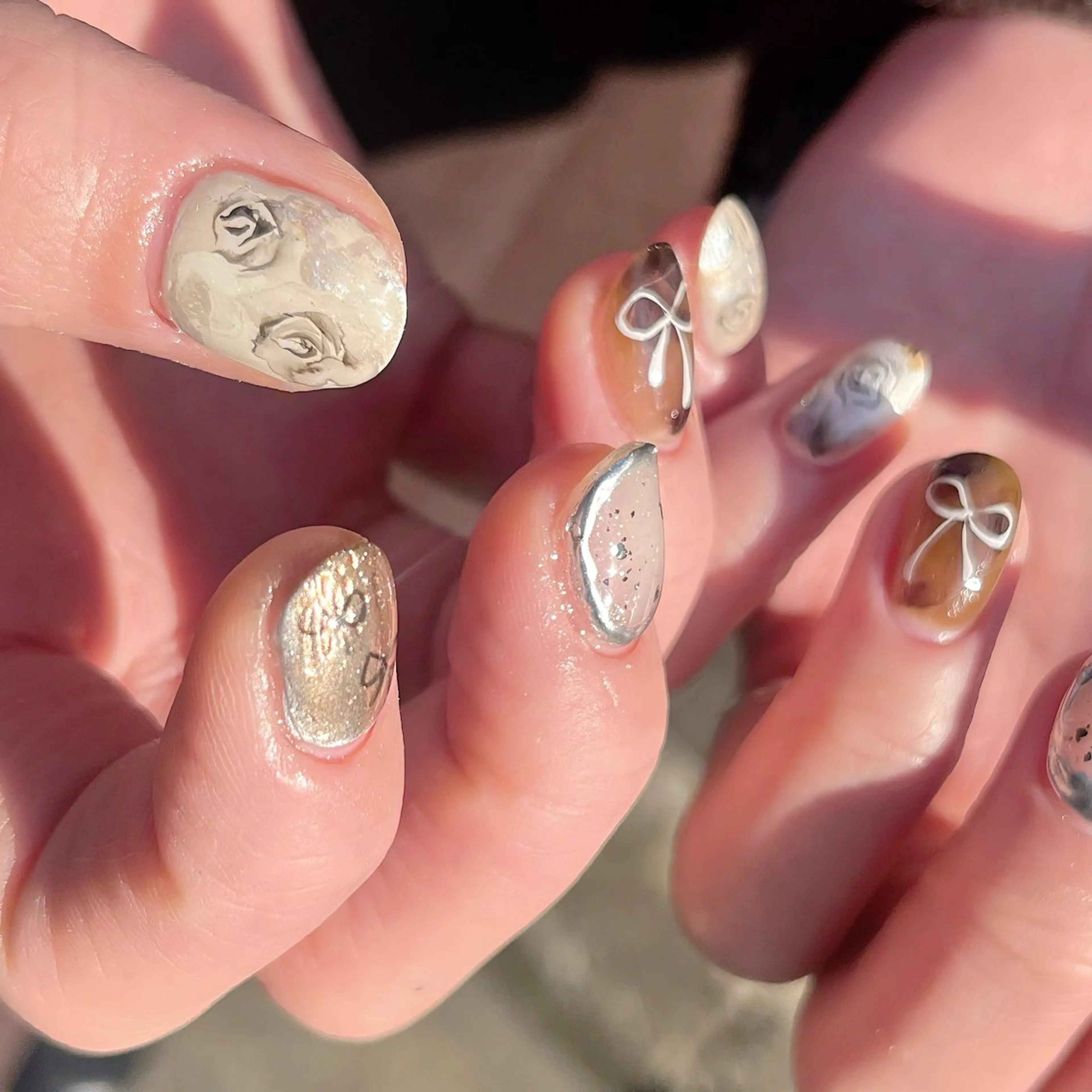 ネイル フラワーネイル ホログラムネイル ミラーネイル ニュアンスネイル リボン ハンドネイル 🫧OPELIA NAIL渋谷🫧のネイルデザイン