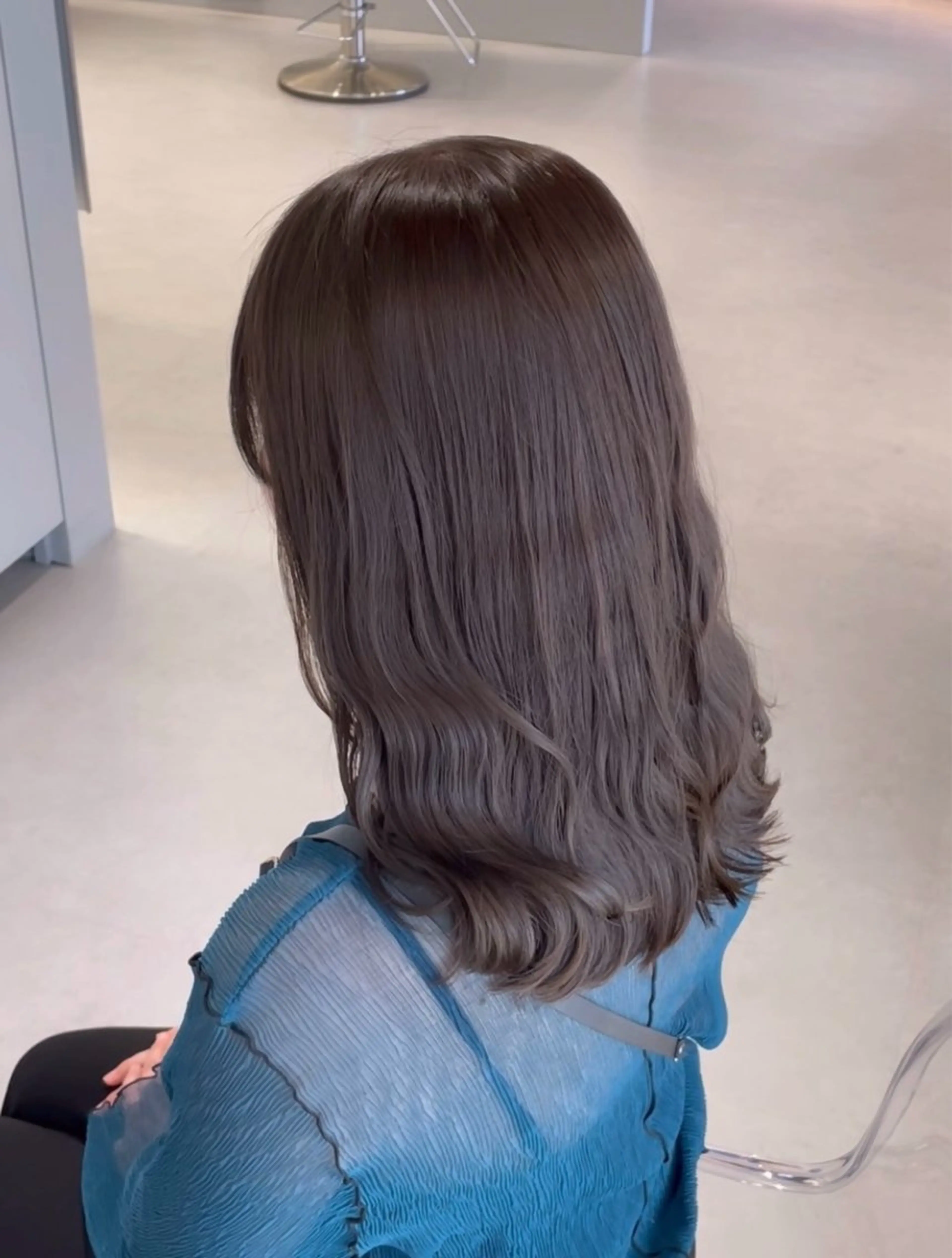 セミロング カラー ベージュカラー オリーブベージュ カット ヘアカラー トリートメント YURI 🎀🫧のヘアスタイル
