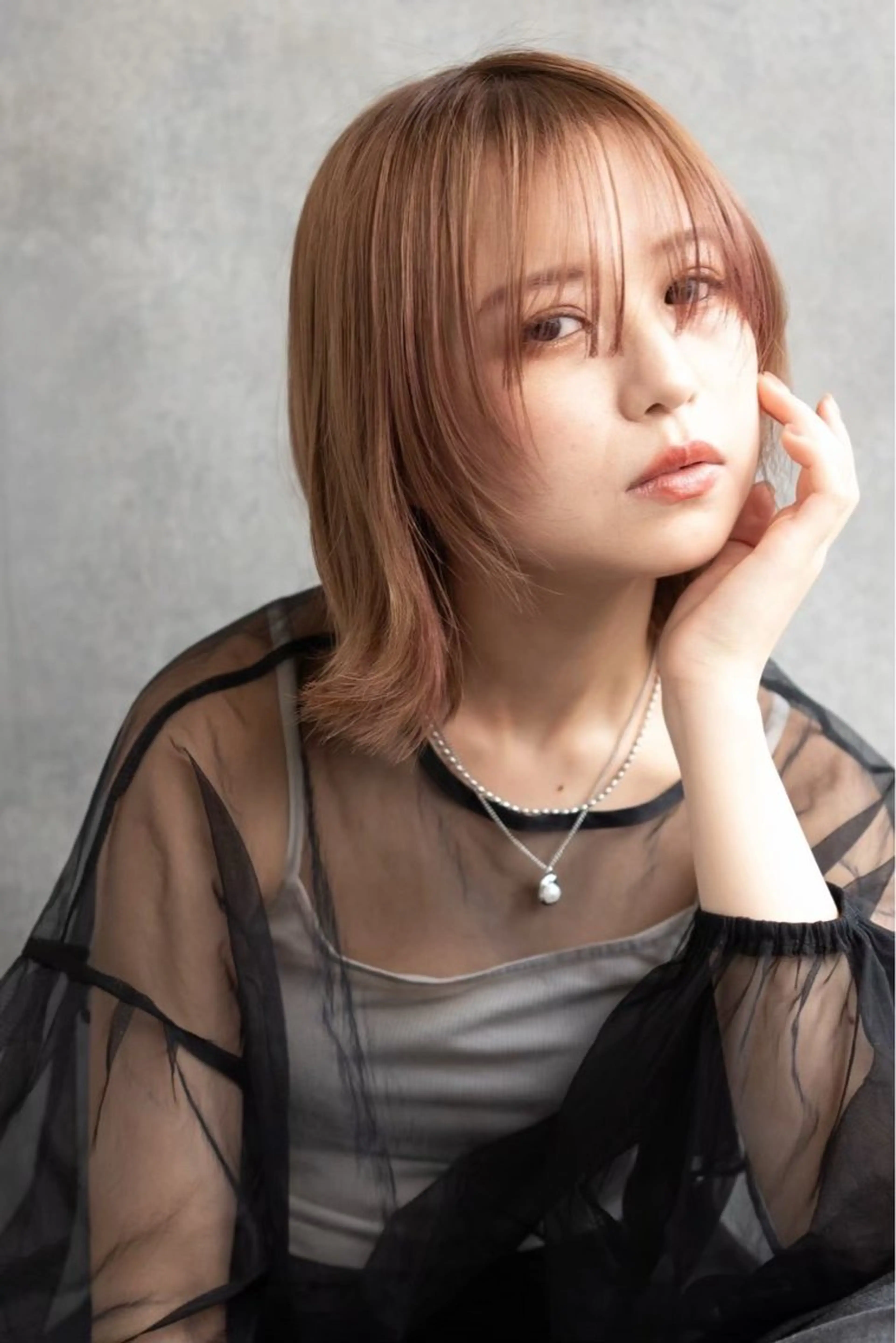 ミディアム 岡村 羽陽のヘアスタイル