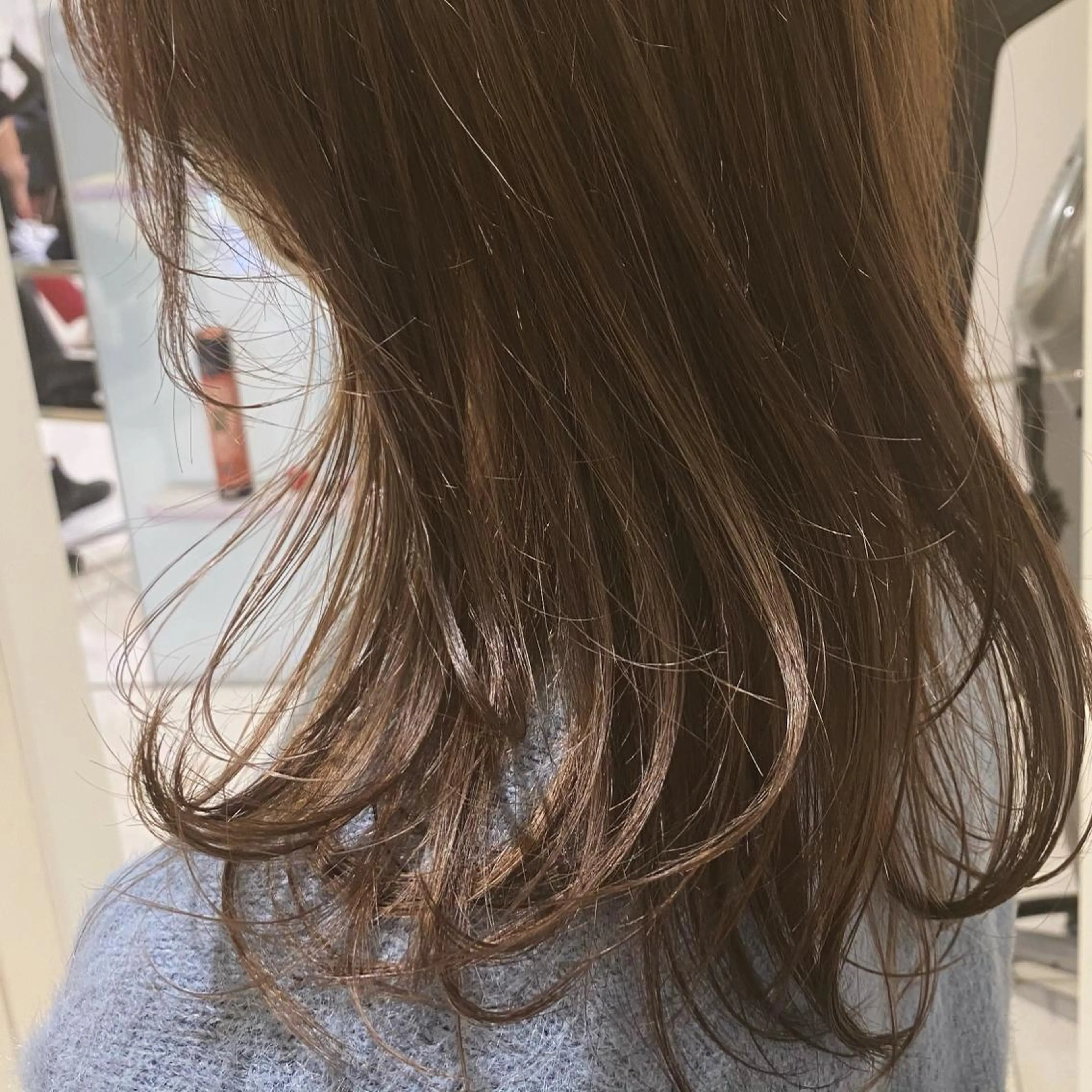 ミディアム カラー ヘアセット プレイングカラー🤍 細めハイライトのヘアスタイル