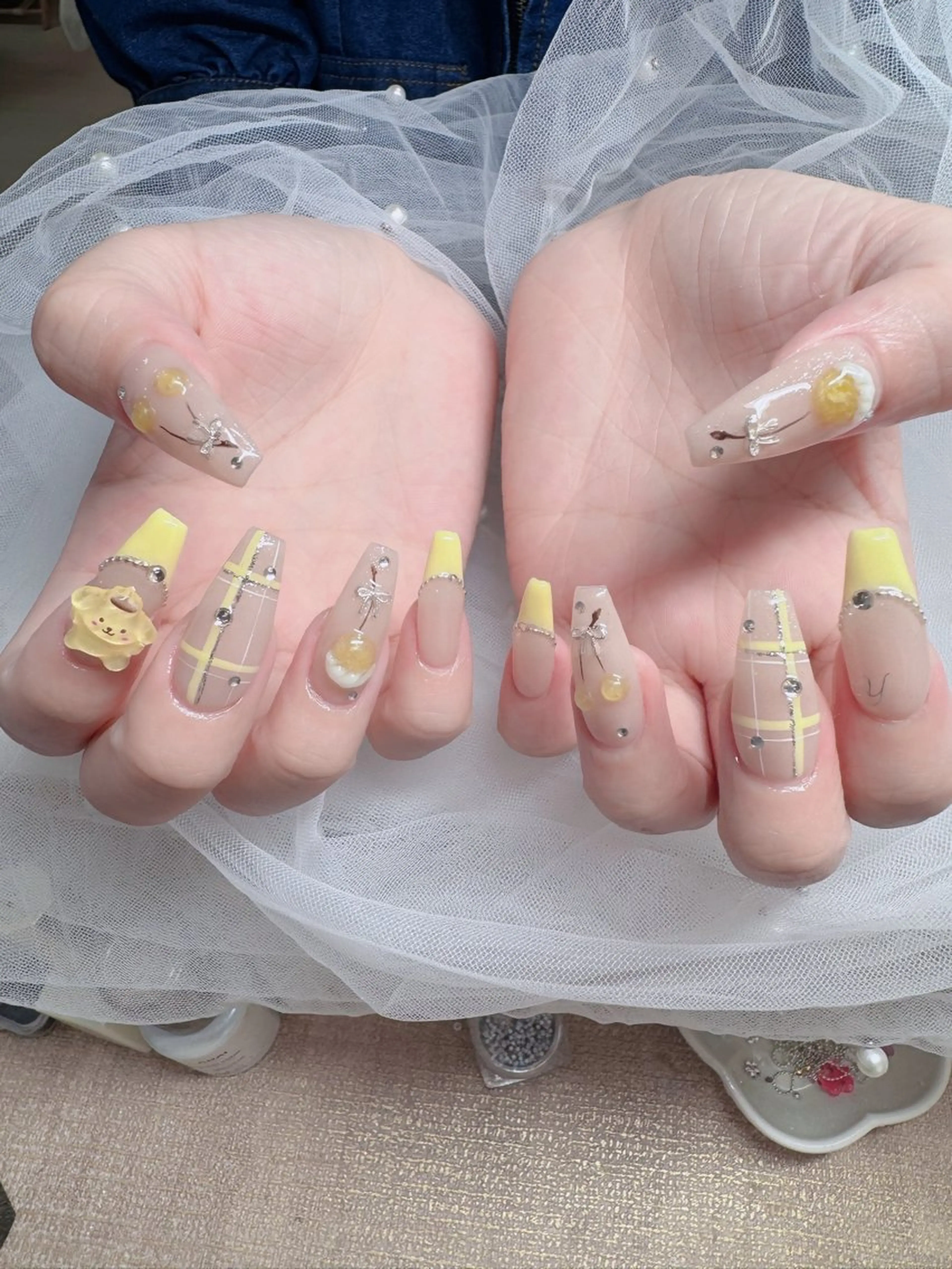 ネイル オーロラネイル フレンチネイル ジェルネイル ハロウィン キラキラネイル ハンドネイル H.baby Nail Salonのネイルデザイン