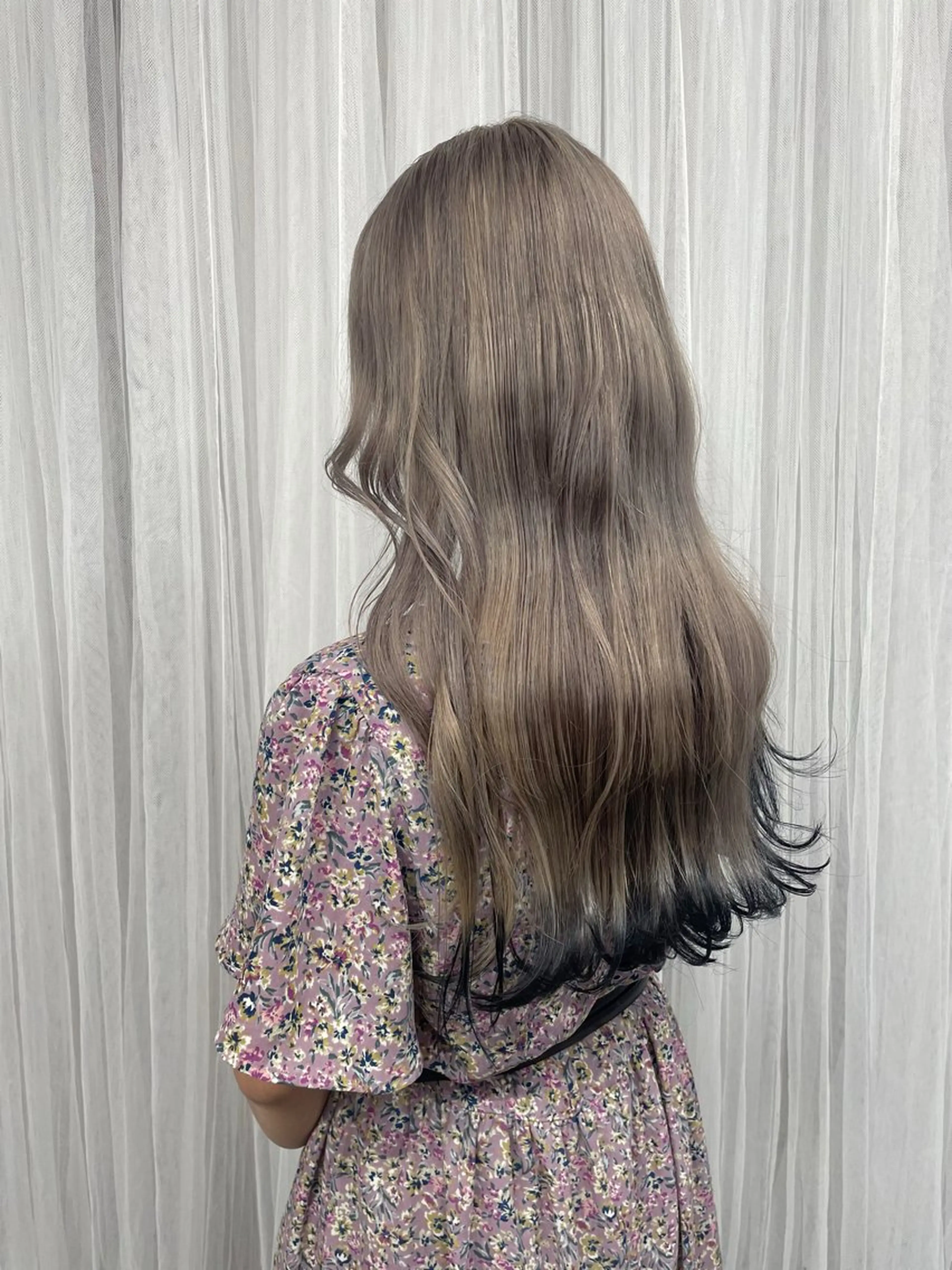 ロング ヘアカラー トリートメント 手塚 由佳のヘアスタイル